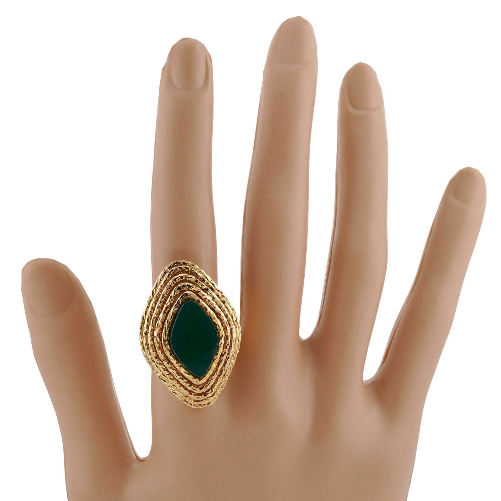 Marquise Cut VAN CLEEF & ARPELS Marquis Green Chalcedony Yellow Gold Ring For Sale