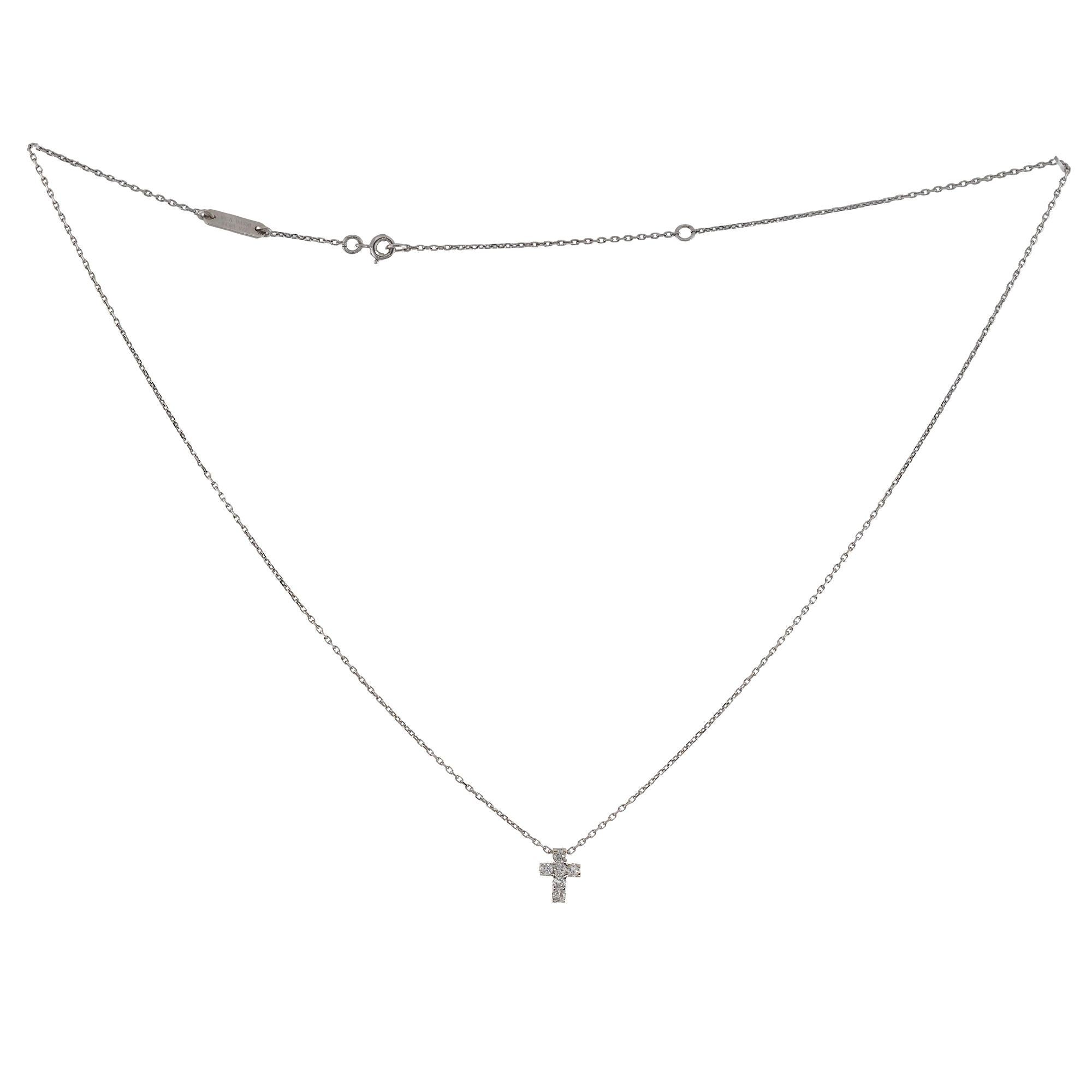 Van Cleef & Arpels Mini pendentif croix diamantée en or blanc 18k Unisexe en vente