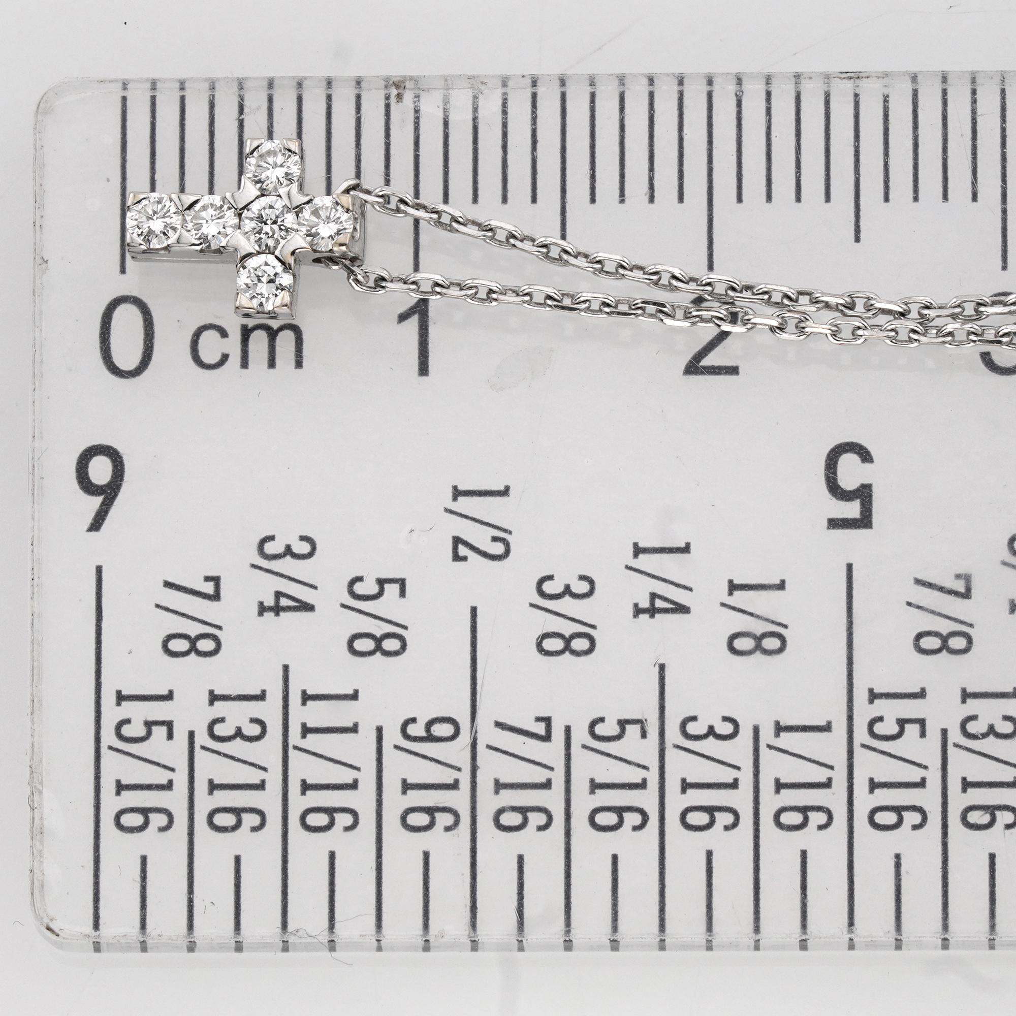 Van Cleef & Arpels Mini pendentif croix diamantée en or blanc 18k en vente 4