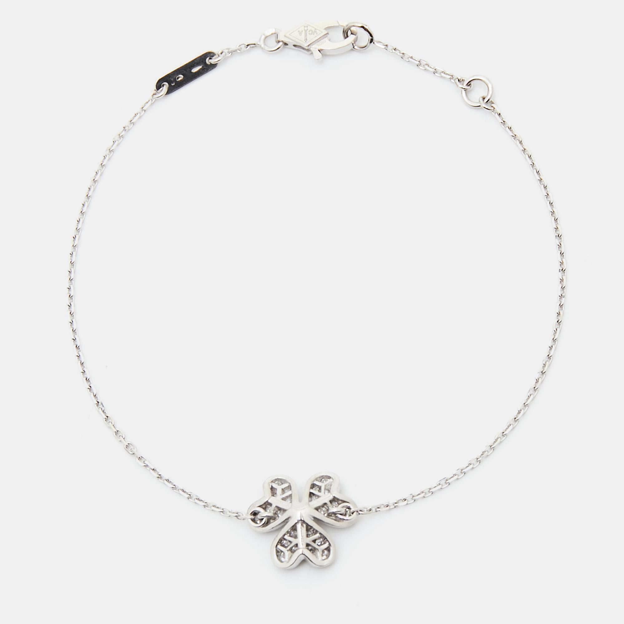 Ideal for everyday use, this beautiful bracelet from Van Cleef & Arpels belongs to their Frivole collection, which is all about demure floral motifs designed with airy aesthetics. An ideal companion to your feminine spirit, the bracelet features an