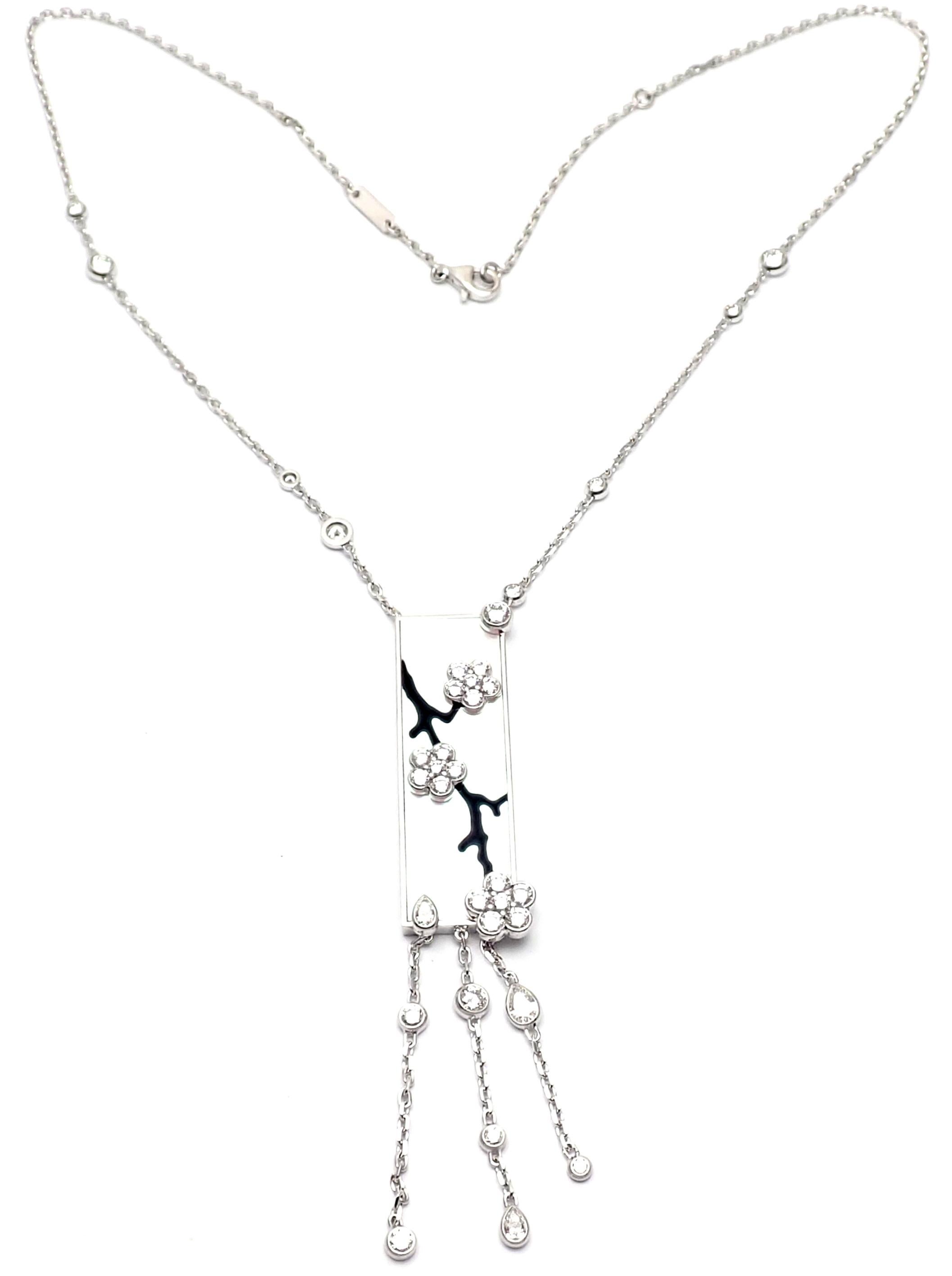 Van Cleef & Arpels Miroir Des Eaux Diamond Mother of Pearl White Gold Necklace For Sale 4