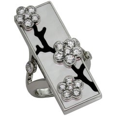 Van Cleef & Arpels Miroir Des Eaux Diamond Onyx Pearl White Gold Flower Ring
