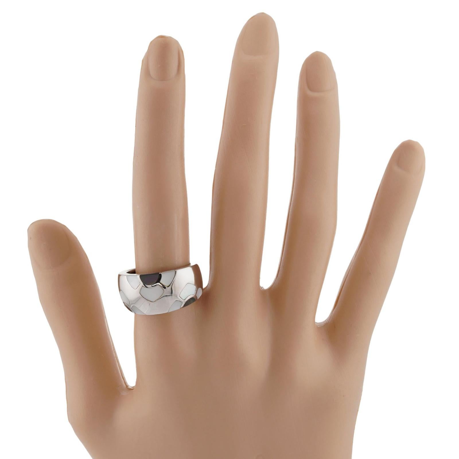 VAN CLEEF & ARPELS Mother-of-Pearl 18k White Gold Band Ring In Good Condition For Sale In New York, NY