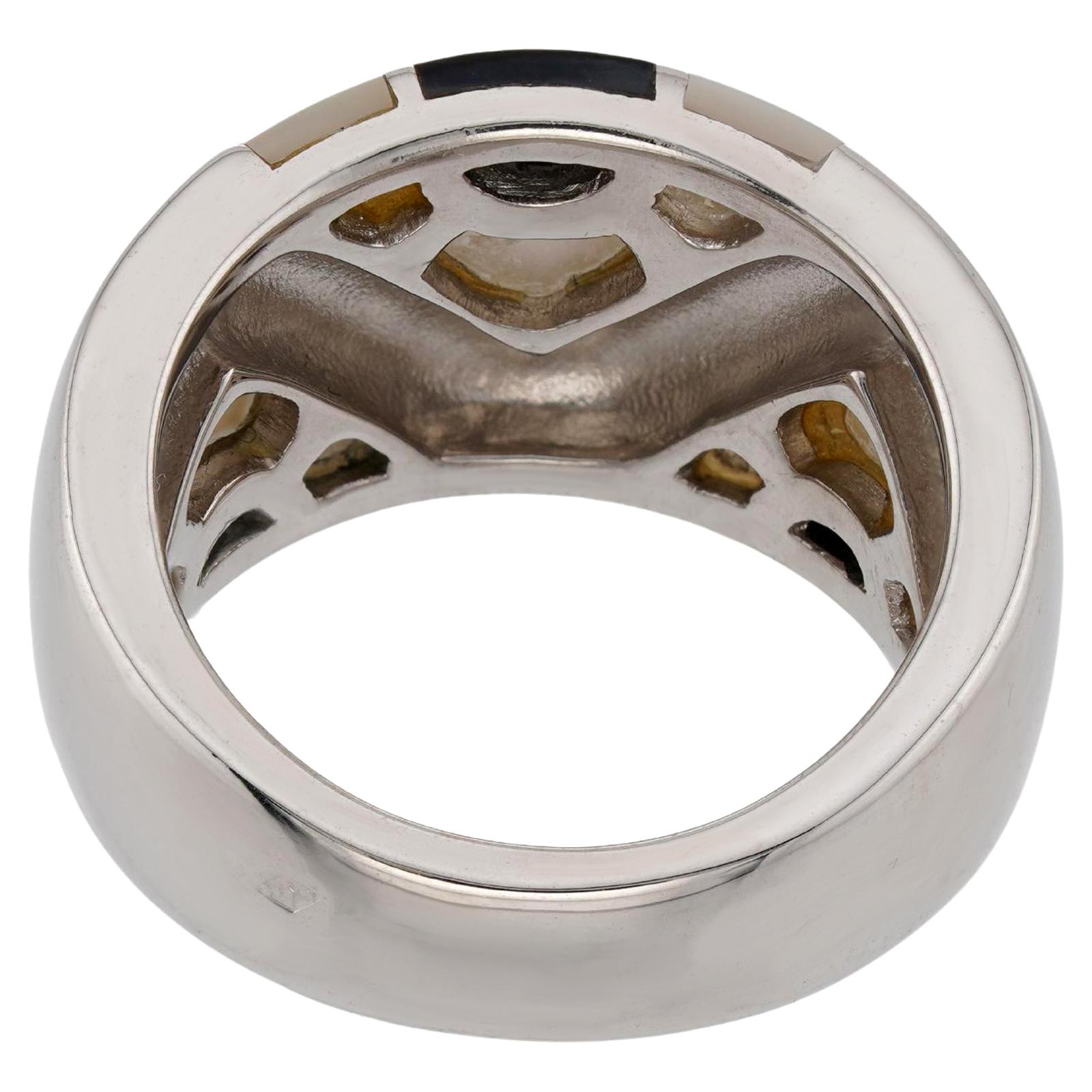 VAN CLEEF & ARPELS Mother-of-Pearl 18k White Gold Band Ring For Sale 1