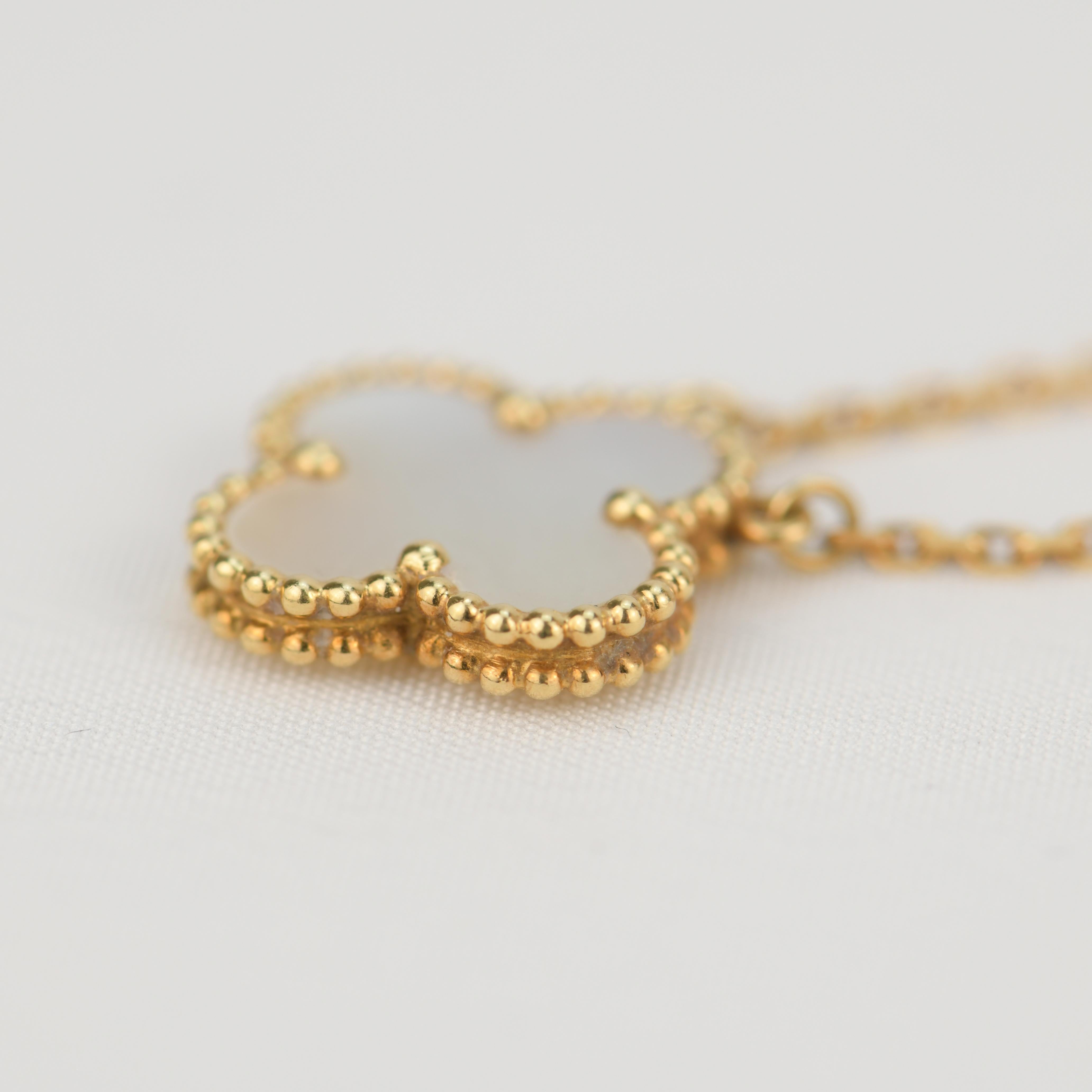 Women's or Men's Van Cleef & Arpels Mother of Pearl Alhambra Pendant Necklace