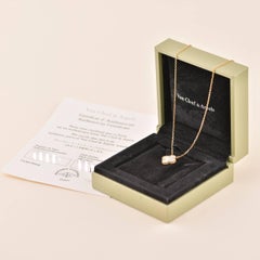 Ciondolo in oro giallo Van Cleef & Arpels Madreperla Alhambra