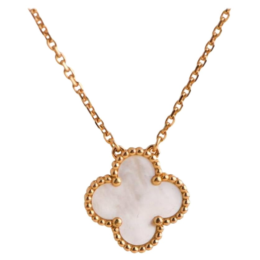 Van Cleef & Arpels Perlmutt-Alhambra-Anhänger aus Gelbgold