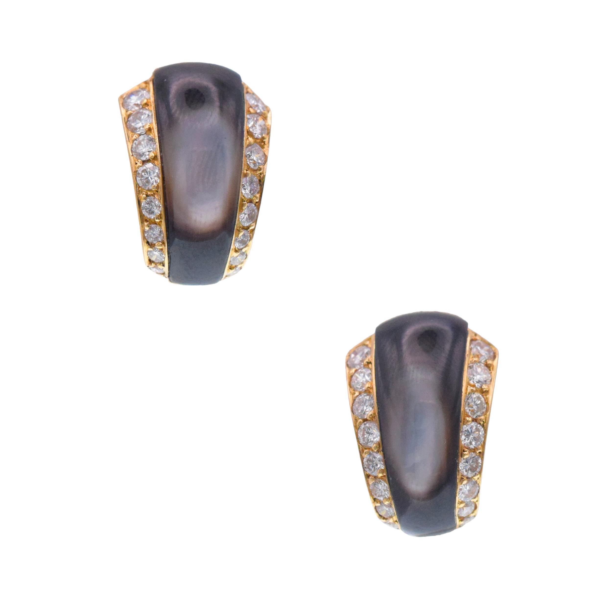 Van Cleef & Arpels Perlmutt und Diamanten Clip On Ohrringe (Künstler*in) im Angebot