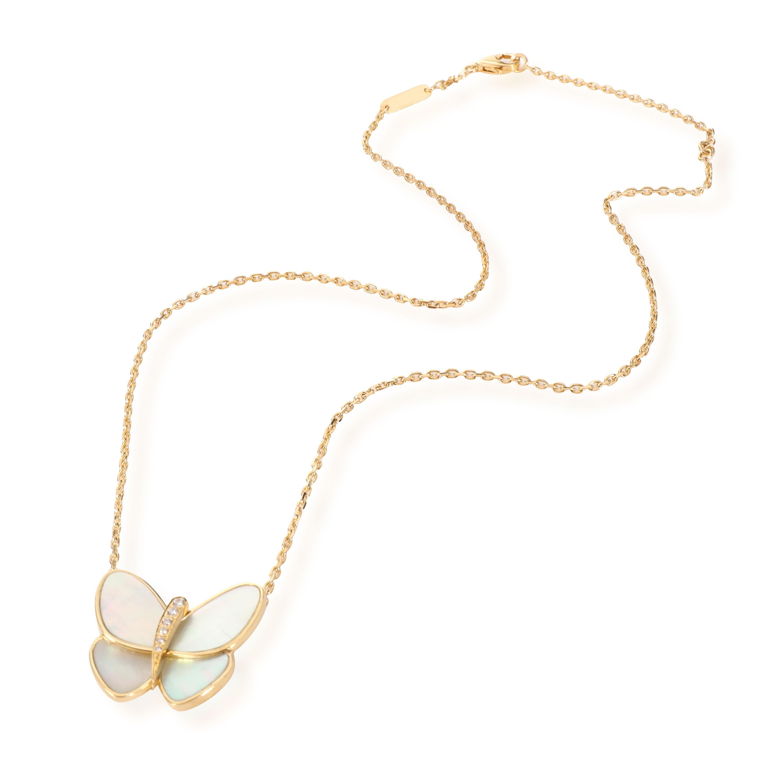 Van Cleef & Arpels Mother of Pearl Diamond Pendant in 18K Yellow Butterfly Gold

PRIMARY DETAILS
SKU: 111569
Listing Title: Van Cleef & Arpels Mother of Pearl Diamond Pendant in 18K Yellow Butterfly Gold
Condition Description: Retails for 8,100 USD.