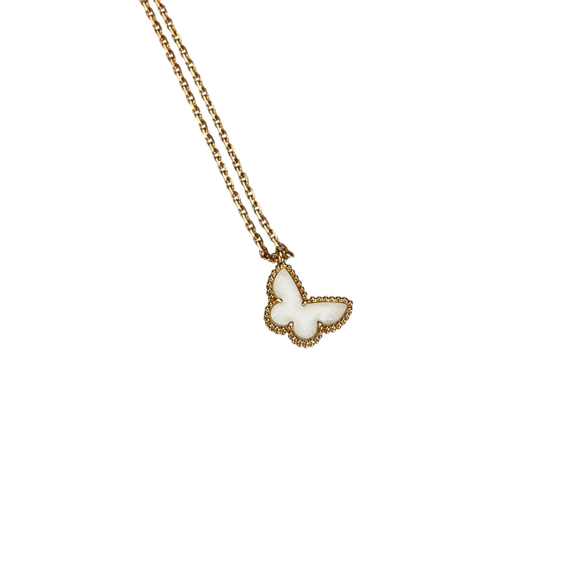 VanCleef and Arpels Mother of Pearl Sweet Alhambra Butterfly Pendant Necklace

The Sweet Alhambra Butterfly Pendant necklace features an 18k Yellow Gold chain, mother of pearl pendant, and a lobster claw closure. 

Approx. 1cm x 1cm