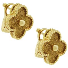 Van Cleef 
Arpels Motif Vintage Studs