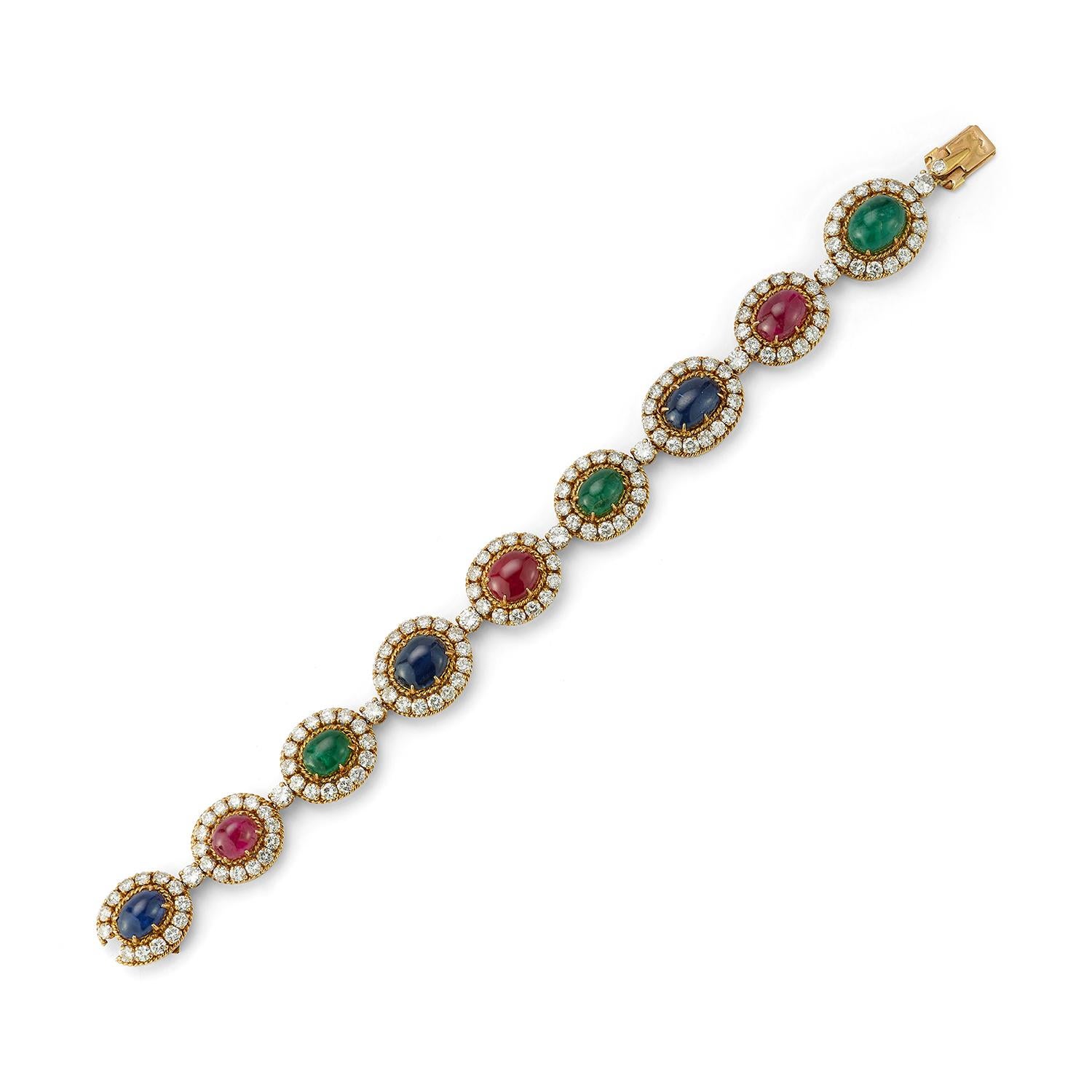 Taglio rotondo Van Cleef & Arpels Set di collana e bracciale con diamanti e cabochon multipli in vendita