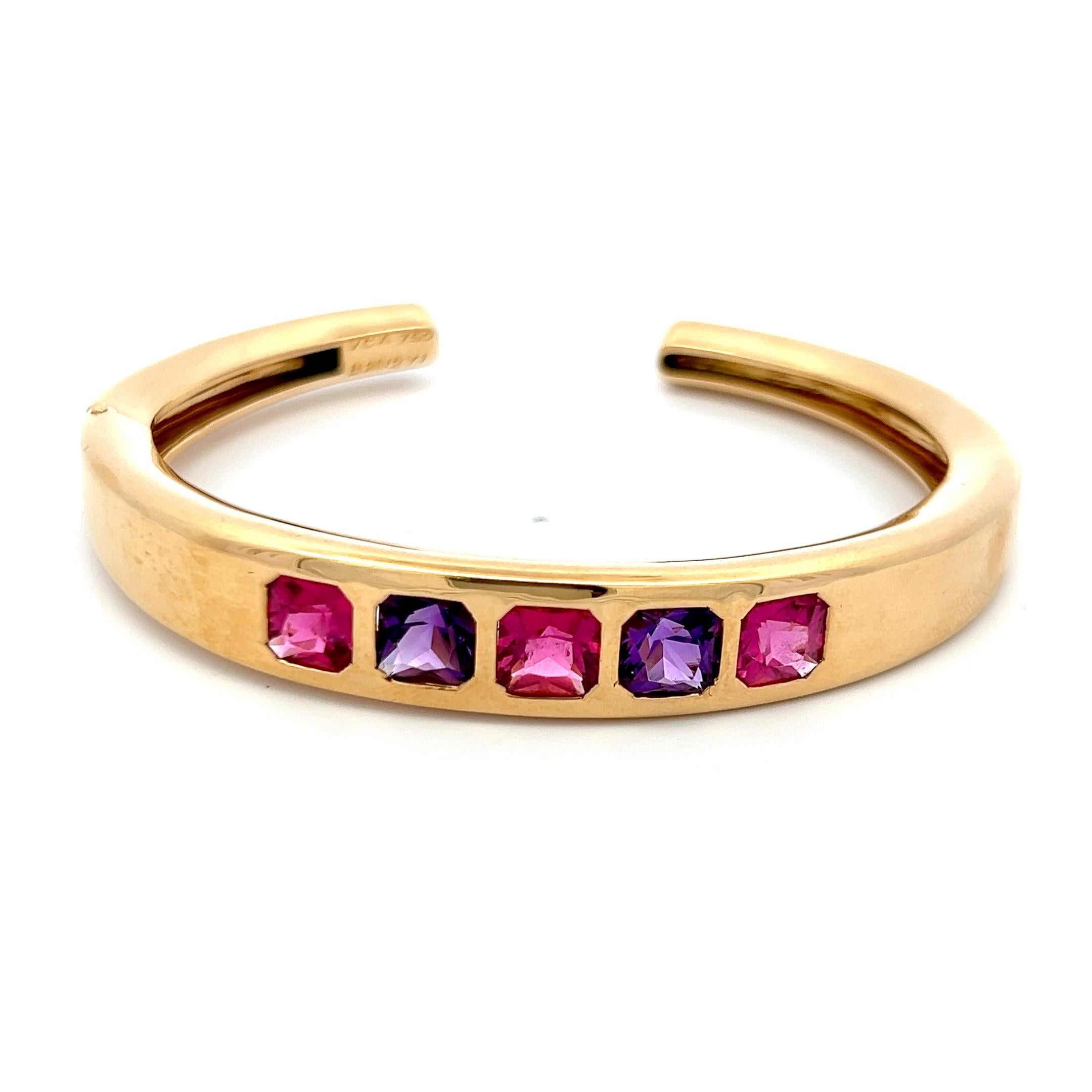 Bracelet manchette en or jaune 18K serti de multiples pierres précieuses taille coussin en vente 5