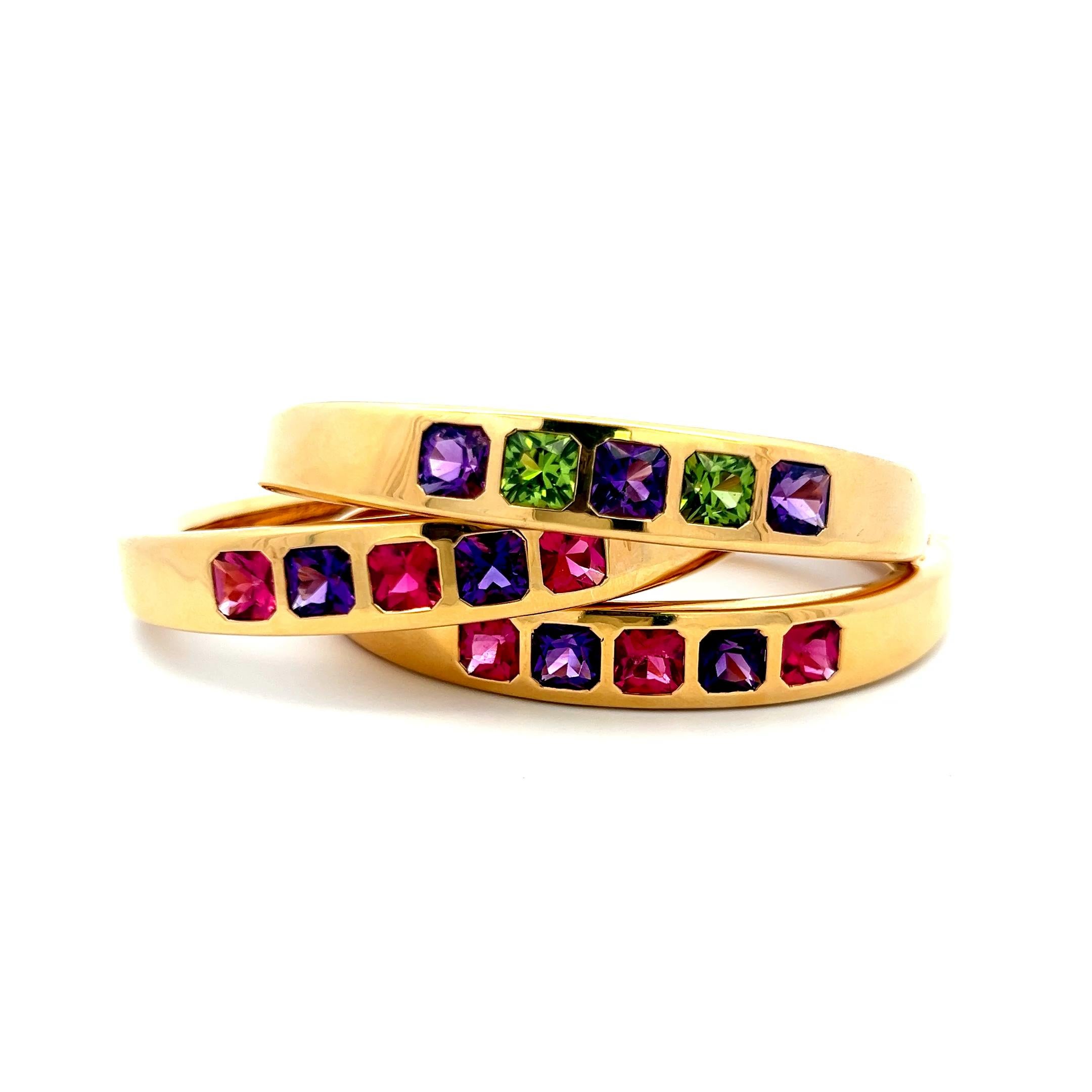 Bracelet manchette en or jaune 18K serti de multiples pierres précieuses taille coussin Pour femmes en vente