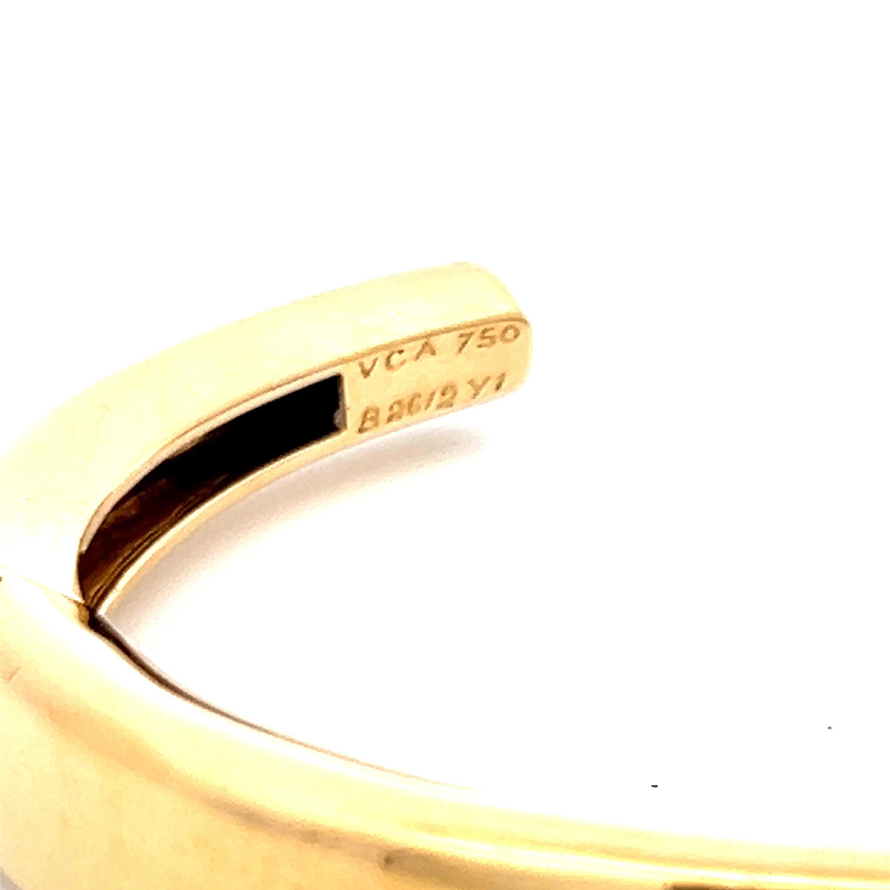 Bracelet manchette en or jaune 18K serti de multiples pierres précieuses taille coussin en vente 1