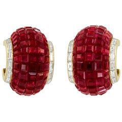 Van Cleef & Arpels Mystery Set™ Ruby Half Hoop Earrings Gold