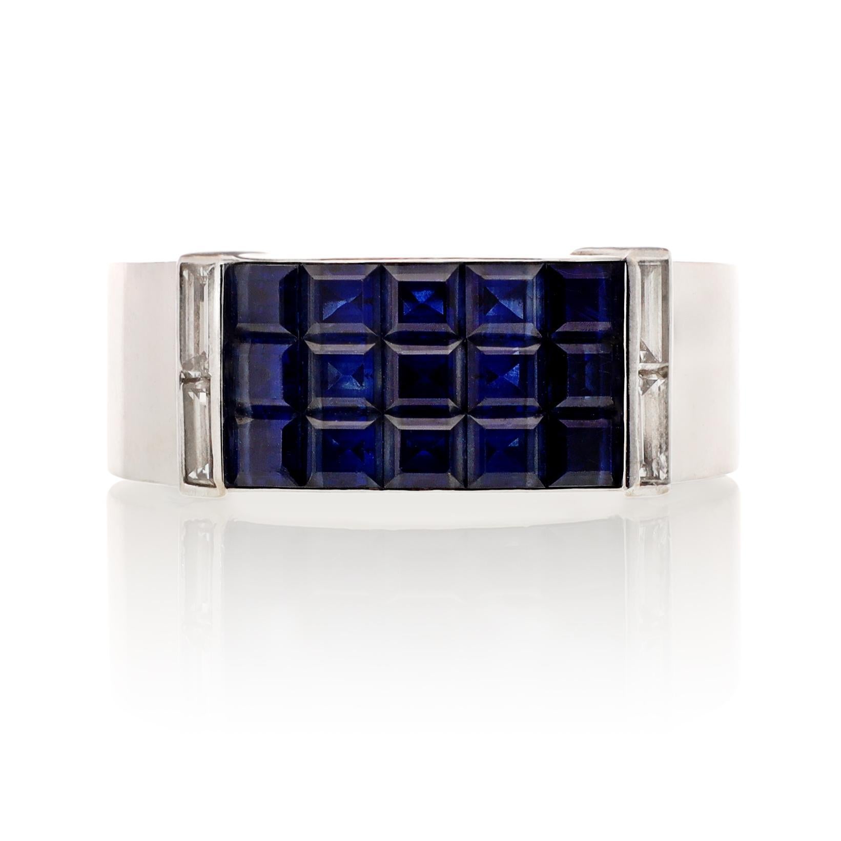 VAN CLEEF & ARPELS 'Mystery-Set Sapphire Pont Neuf Ring In Excellent Condition For Sale In New York, NY