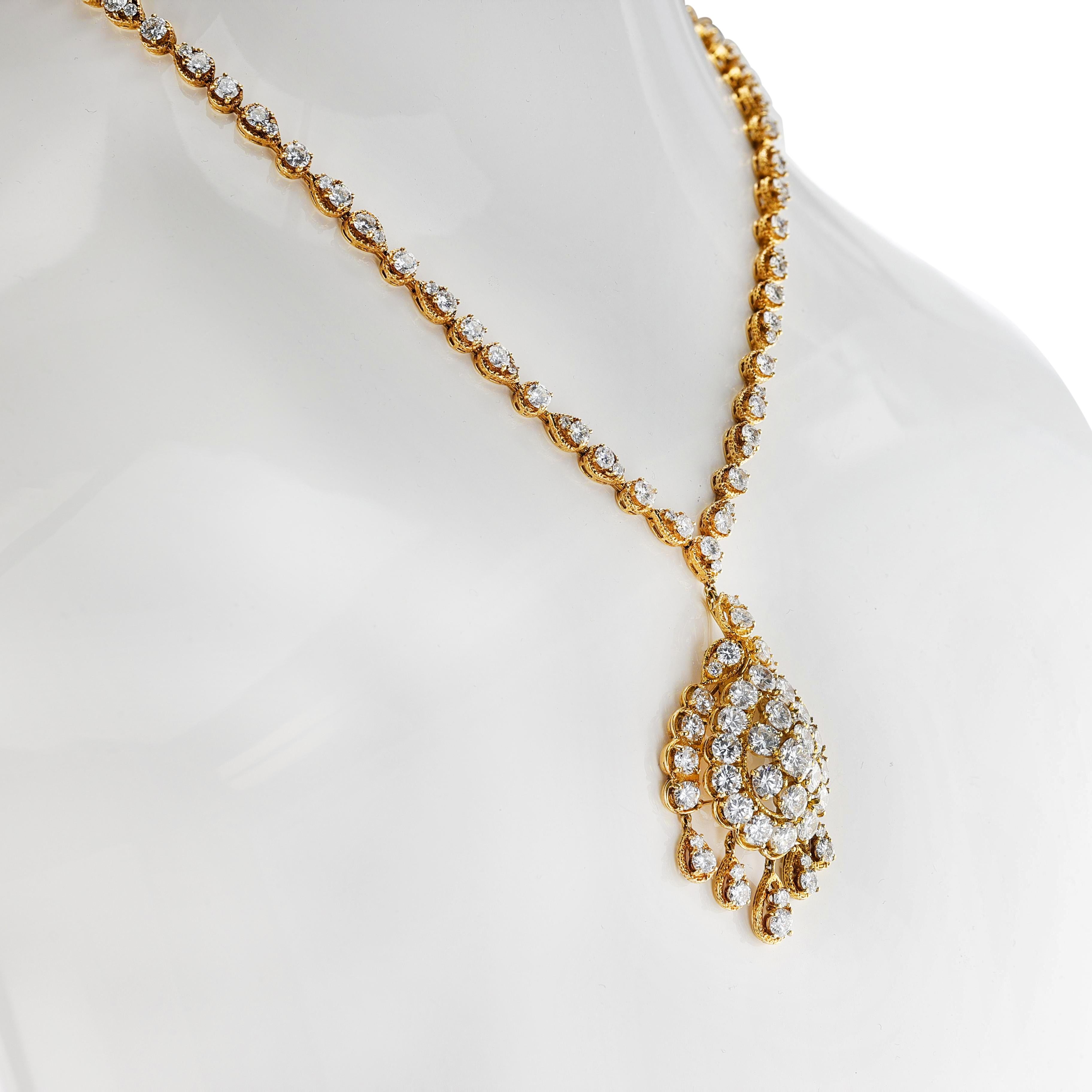 Van Cleef & Arpels, collier et boucles d'oreilles en or jaune 18 carats avec diamants naturels en vente 7