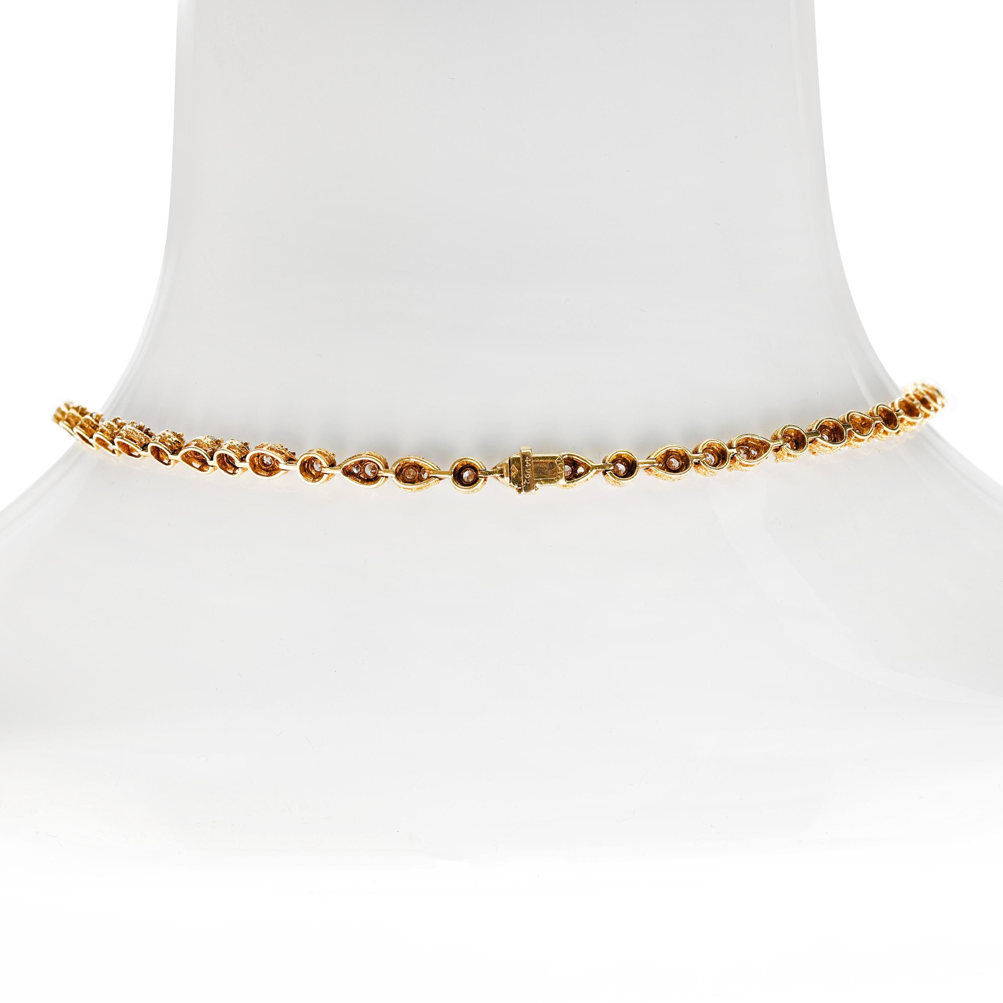Van Cleef & Arpels, collier et boucles d'oreilles en or jaune 18 carats avec diamants naturels en vente 10