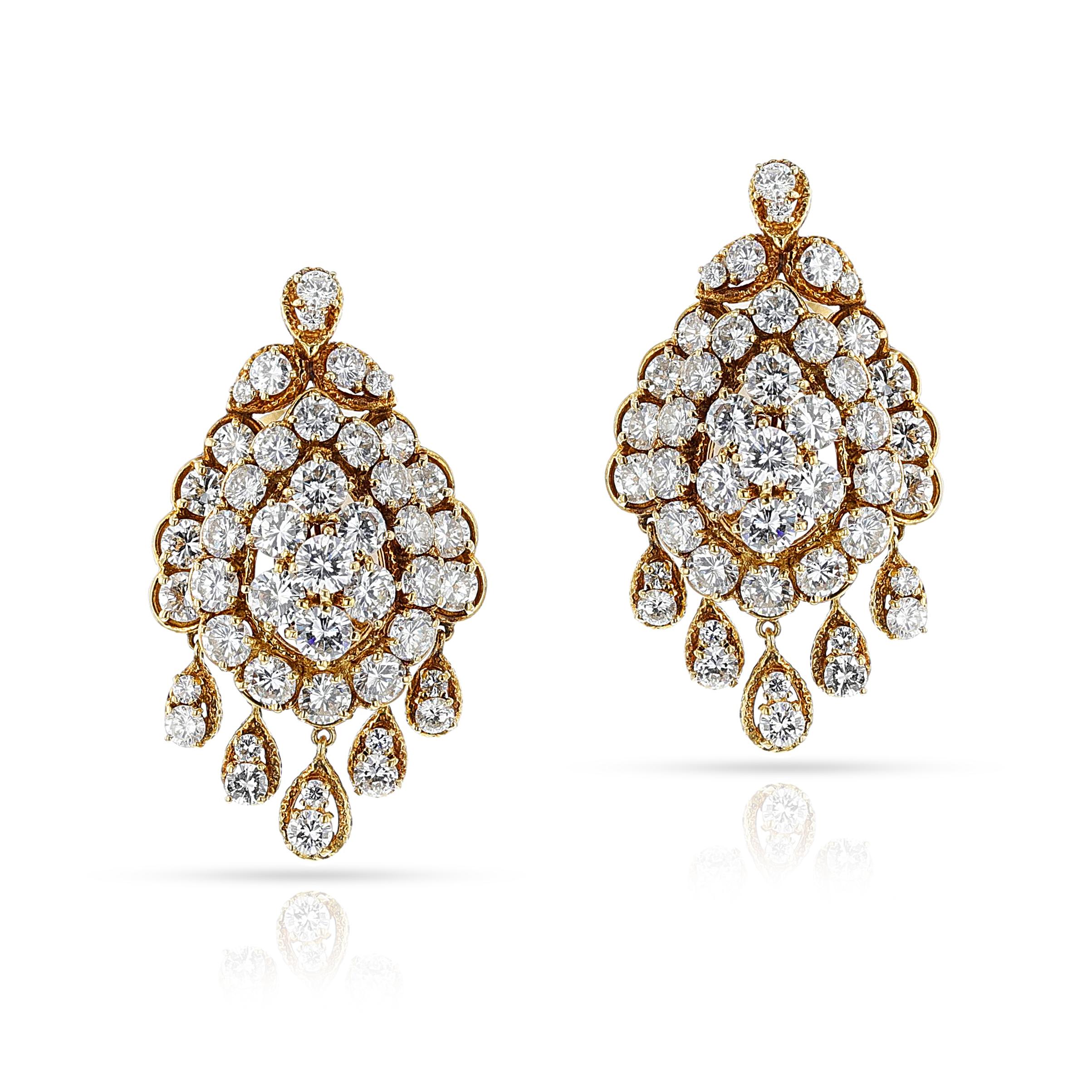 Van Cleef & Arpels, collier et boucles d'oreilles en or jaune 18 carats avec diamants naturels Excellent état - En vente à New York, NY