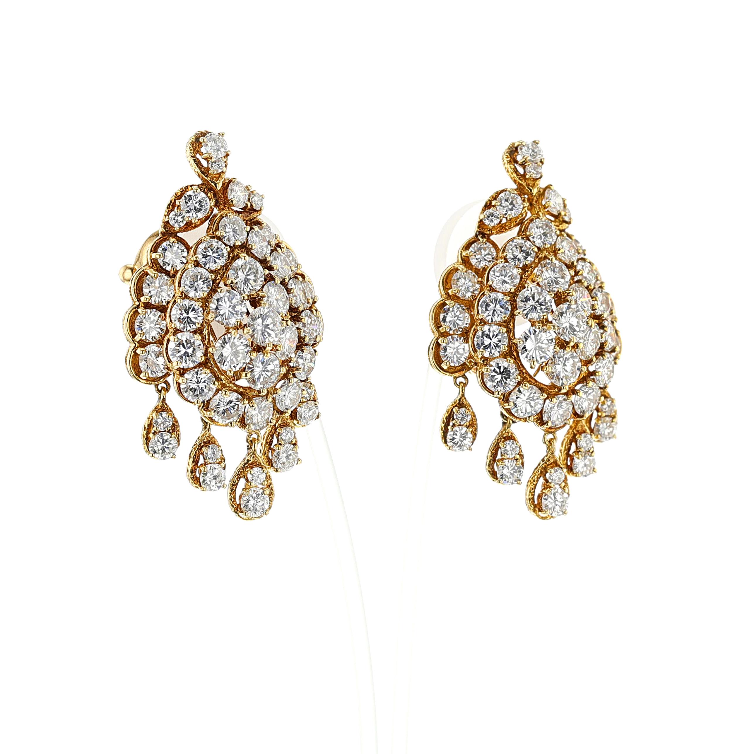 Van Cleef & Arpels, collier et boucles d'oreilles en or jaune 18 carats avec diamants naturels Unisexe en vente