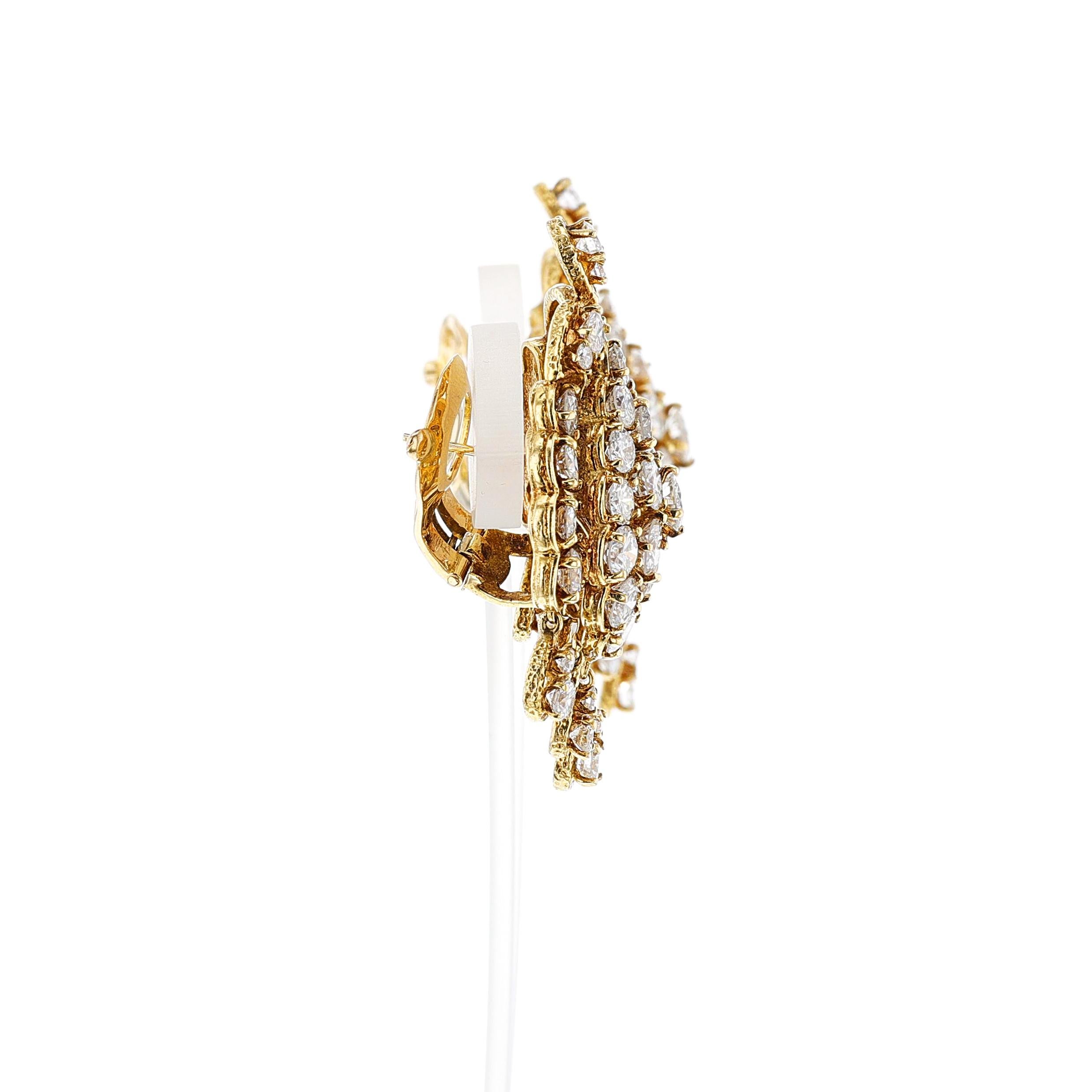 Van Cleef & Arpels, collier et boucles d'oreilles en or jaune 18 carats avec diamants naturels en vente 1