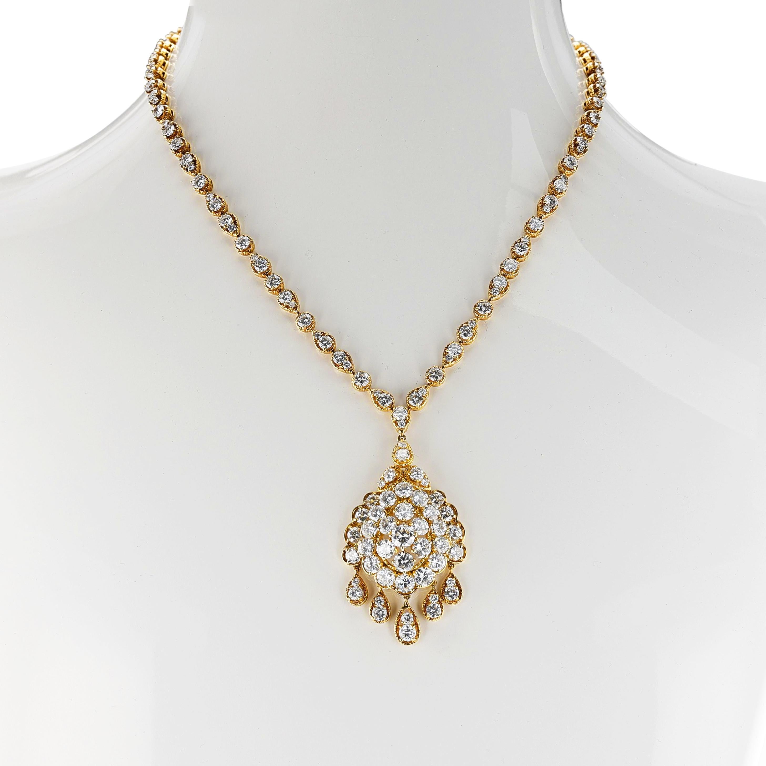 Van Cleef & Arpels, collier et boucles d'oreilles en or jaune 18 carats avec diamants naturels en vente 3