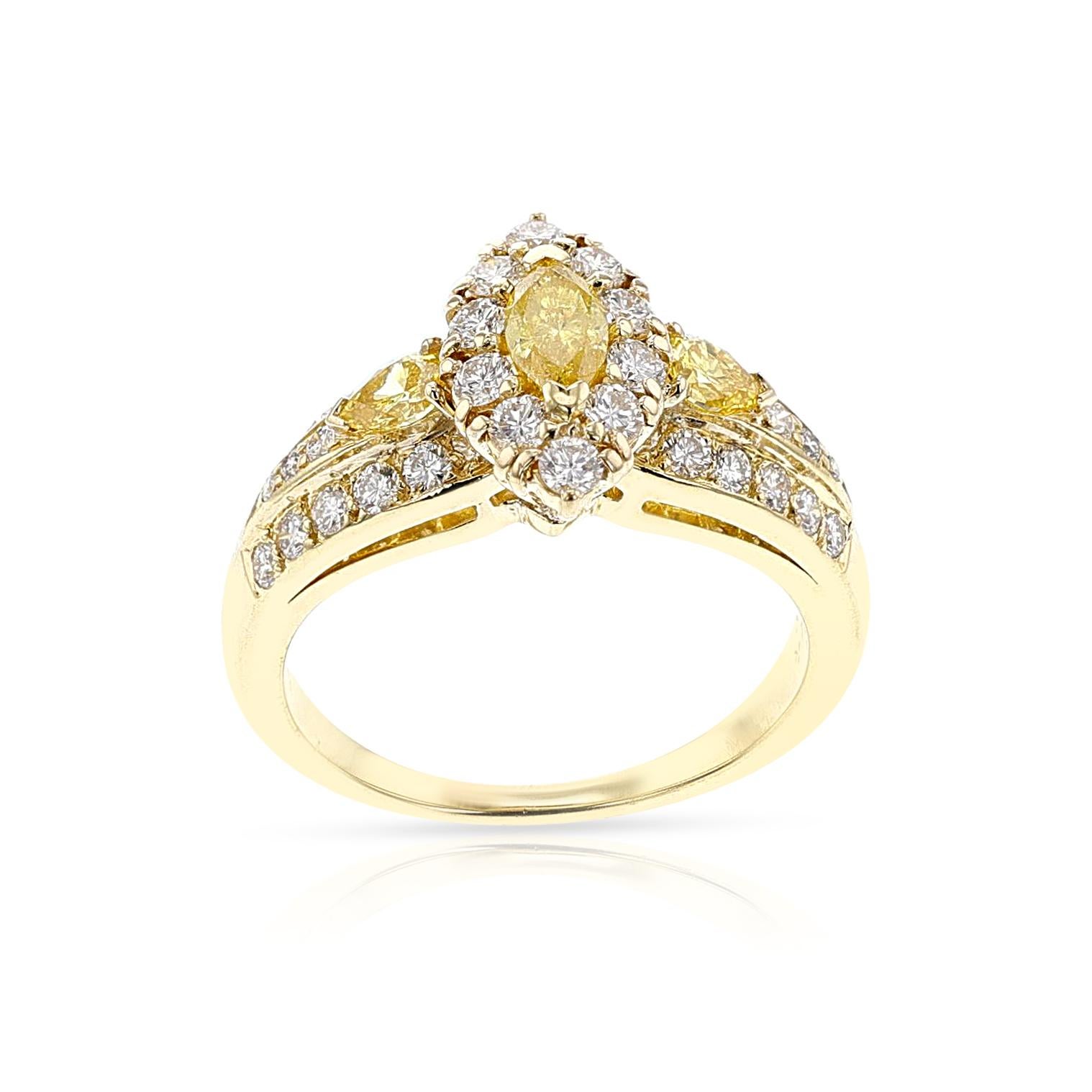 Van Cleef & Arpels Natural Yellow and White Diamond 18K Yellow Gold Ring In Excellent Condition For Sale In New York, NY