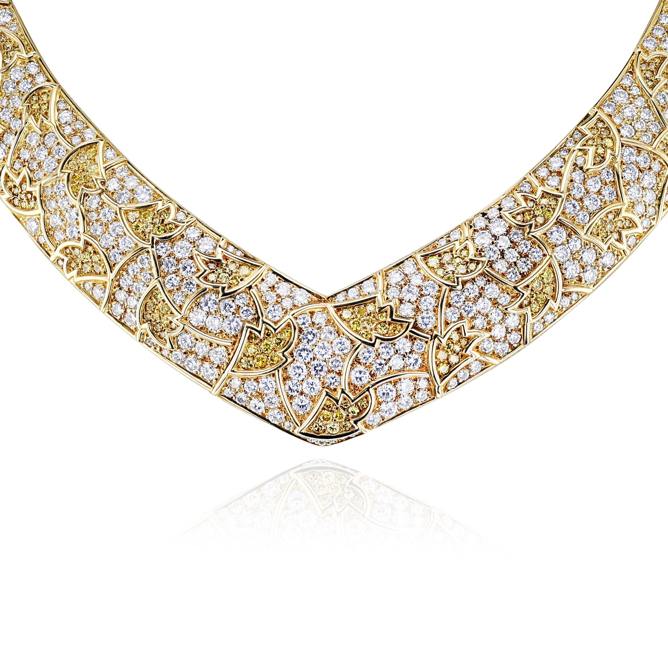 Van Cleef & Arpels Natural Yellow & White Diamond Necklace and Earring Set For Sale 4