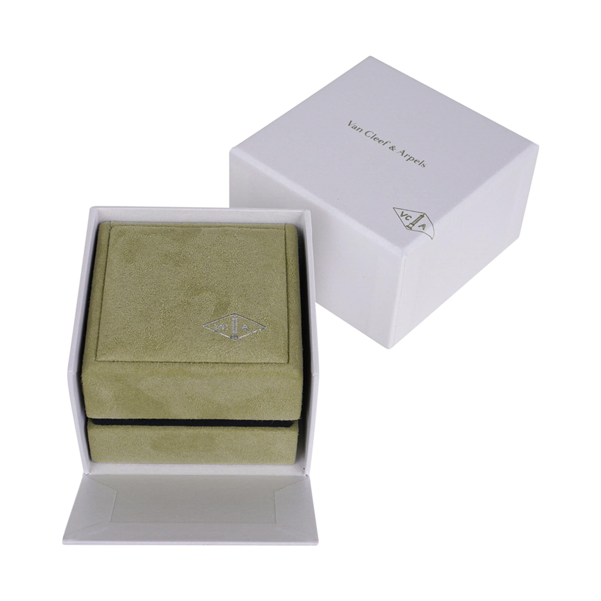 Van Cleef & Arpels Necklace 2021 Holiday Rhodonite Alhambra Diamond Ltd Ed Rose  5