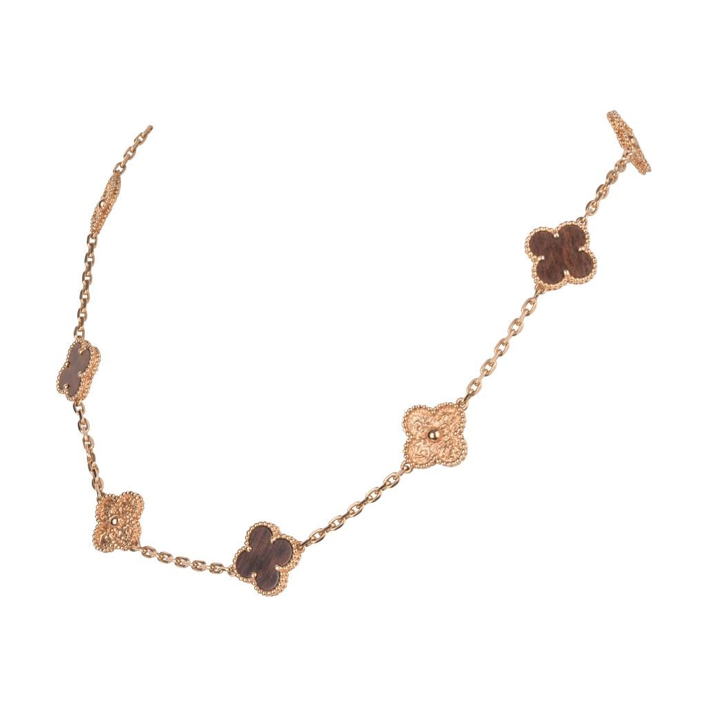 Van Cleef & Arpels, collier vintage Alhambra Bois D'Amourette 1