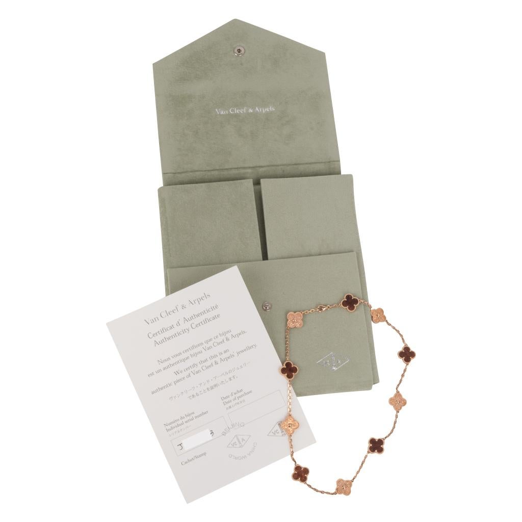 Van Cleef & Arpels Vintage Alhambra Bois D'Amourette Rose Gold Necklace For Sale 1