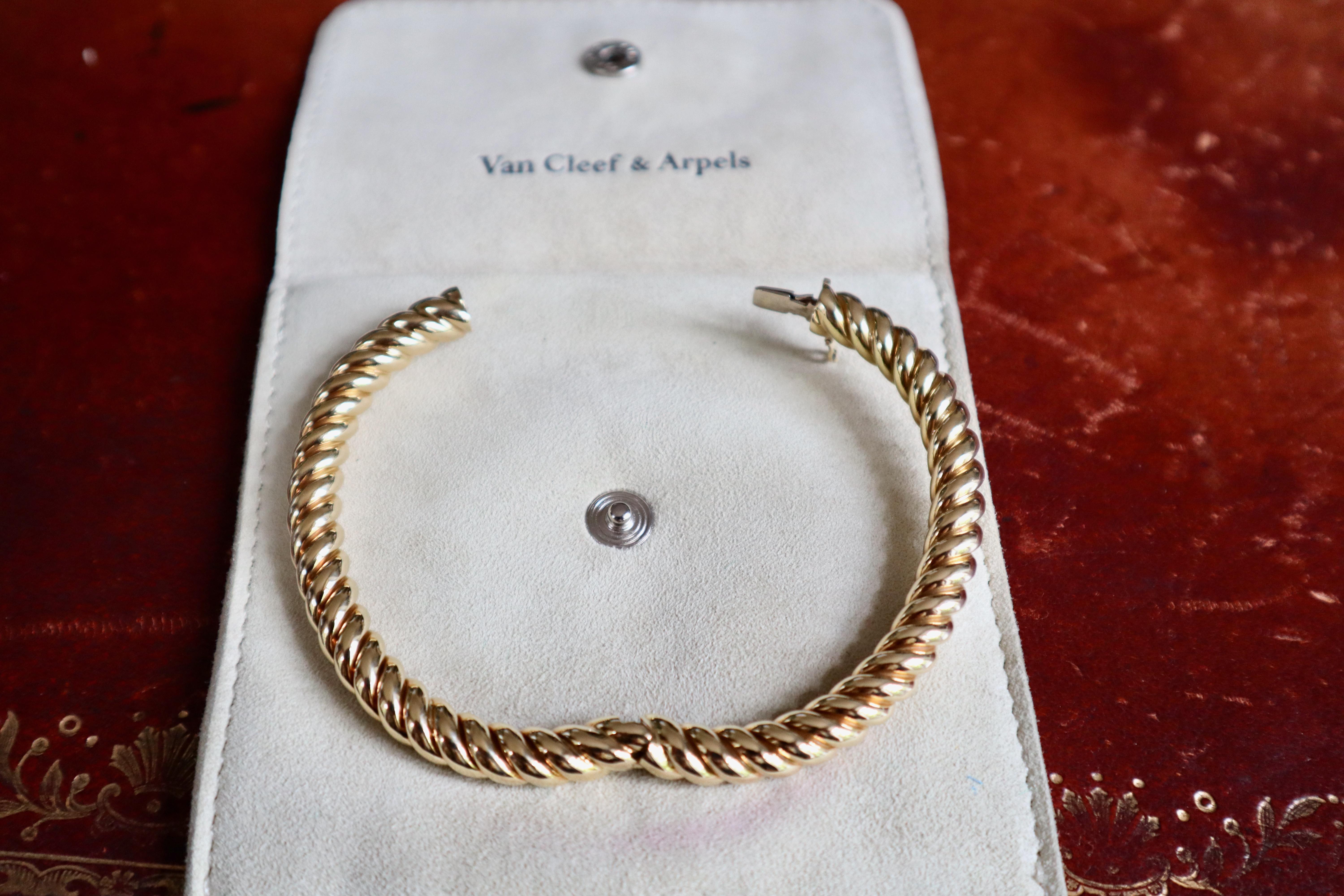 Van Cleef & Arpels Necklace and Bracelet in 18kt Yellow Gold In Good Condition For Sale In Paris, FR