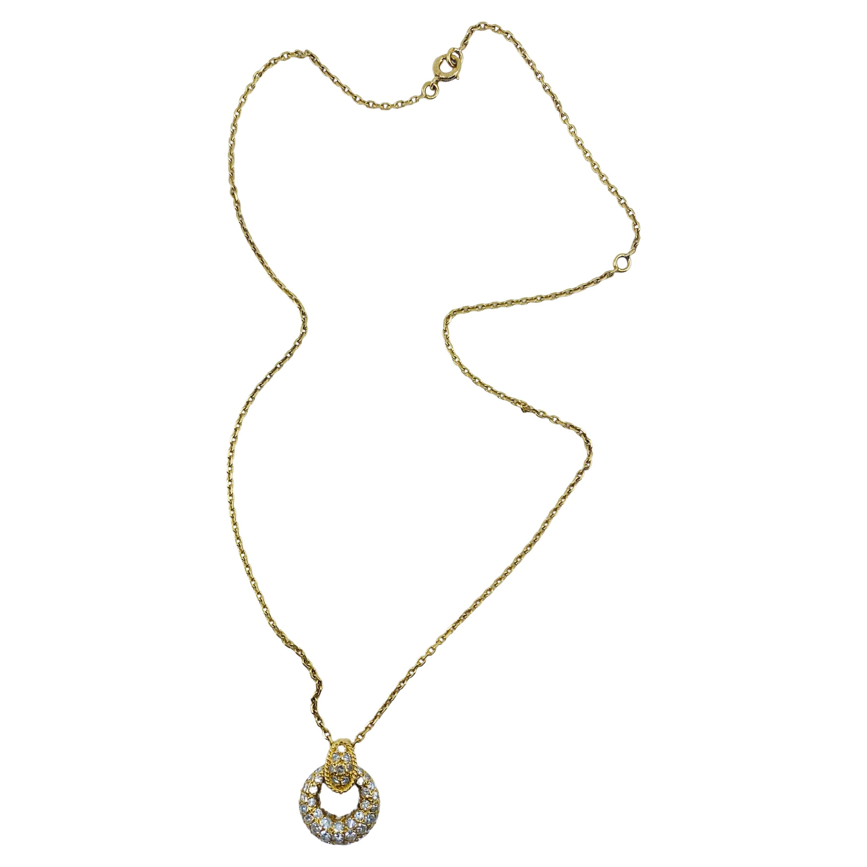 Round Cut Van Cleef & Arpels Necklace Diamond 18k Gold For Sale