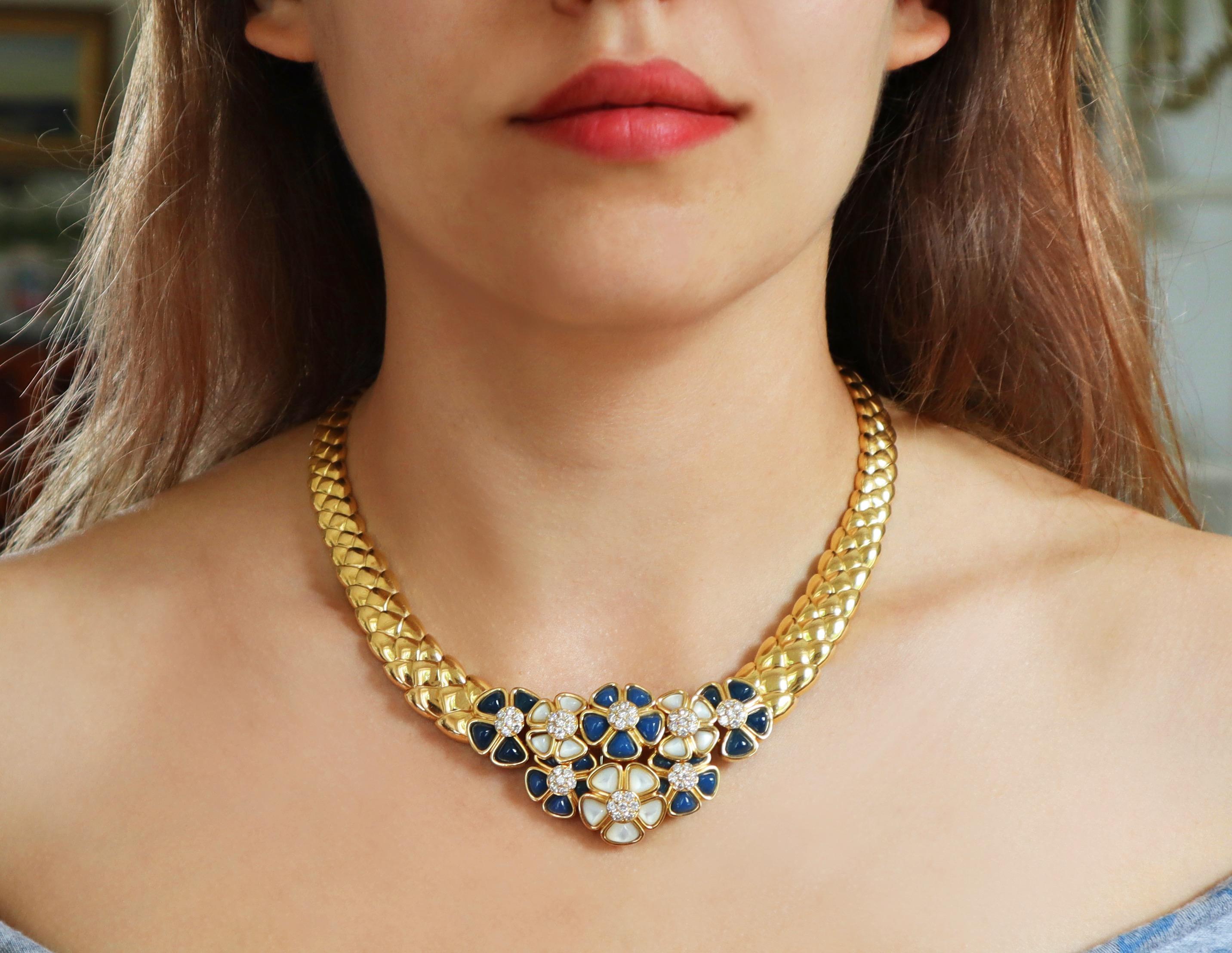 Van Cleef & Arpels Halskette oder Brosche Chalcedon Gold Perlmutt Diamanten im Angebot 7