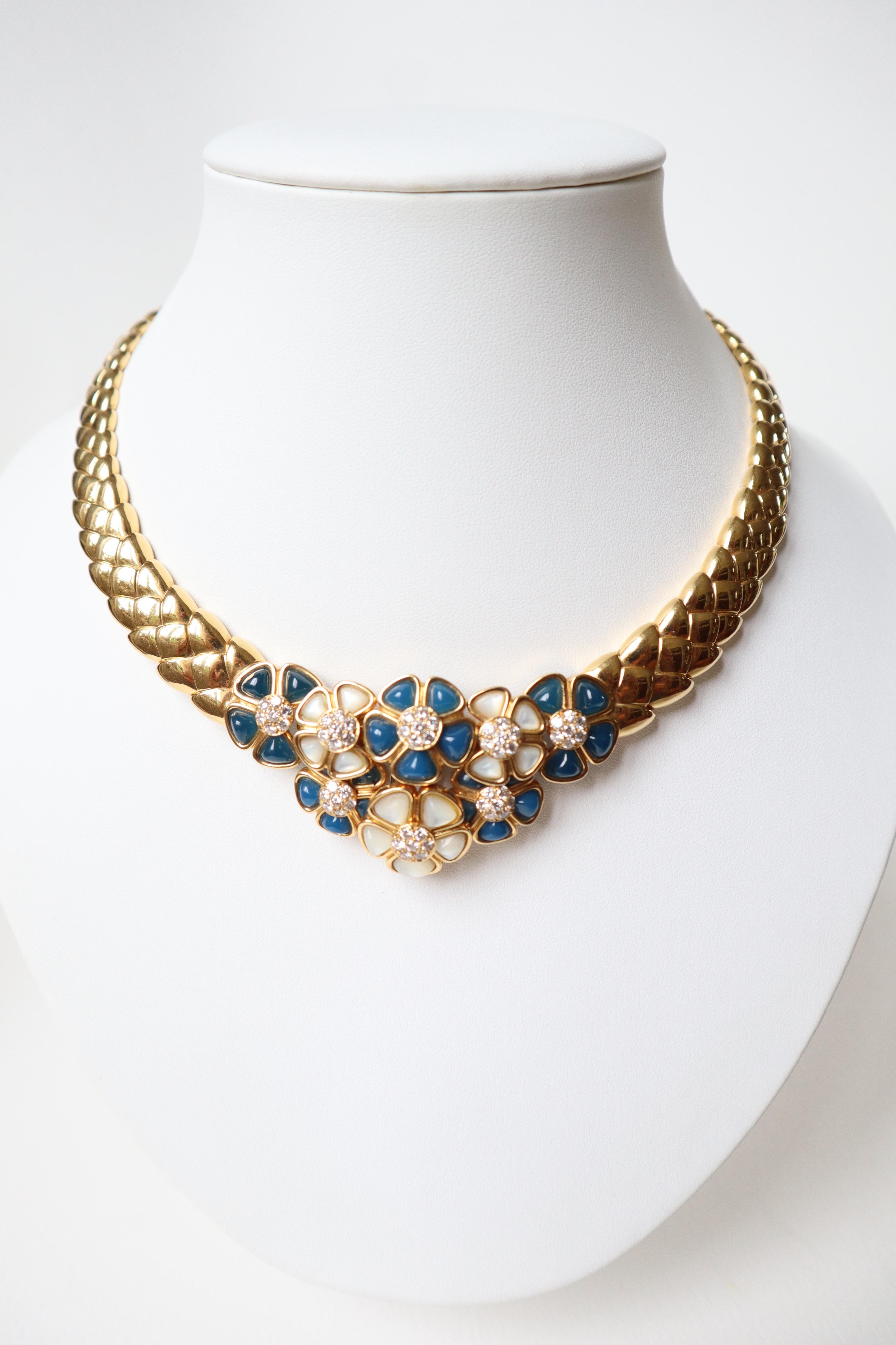 Van Cleef & Arpels Halskette oder Brosche Chalcedon Gold Perlmutt Diamanten im Angebot 2