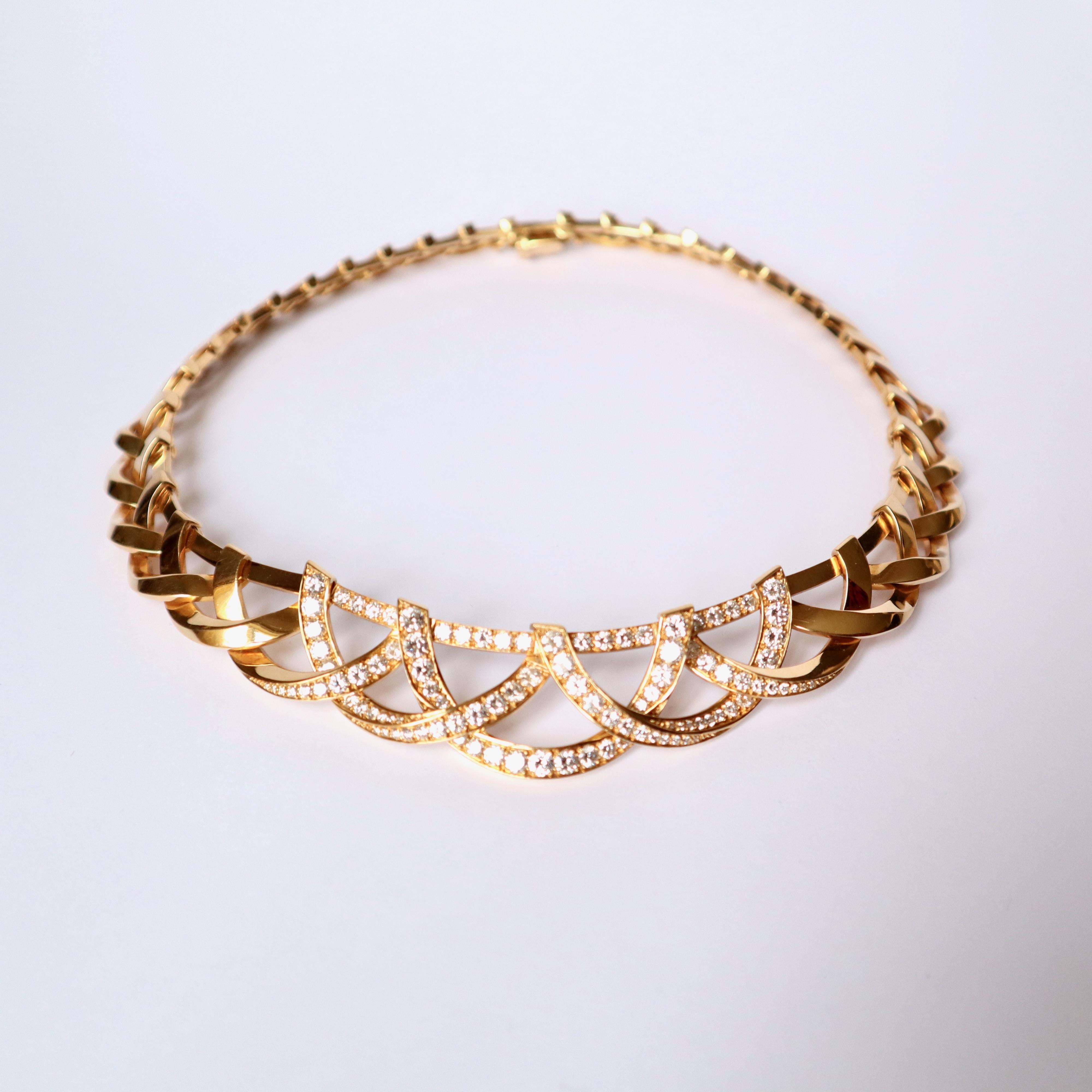 Brilliant Cut Van Cleef & Arpels Necklace Semi-Rigid in 18 Carat Gold and Diamonds For Sale