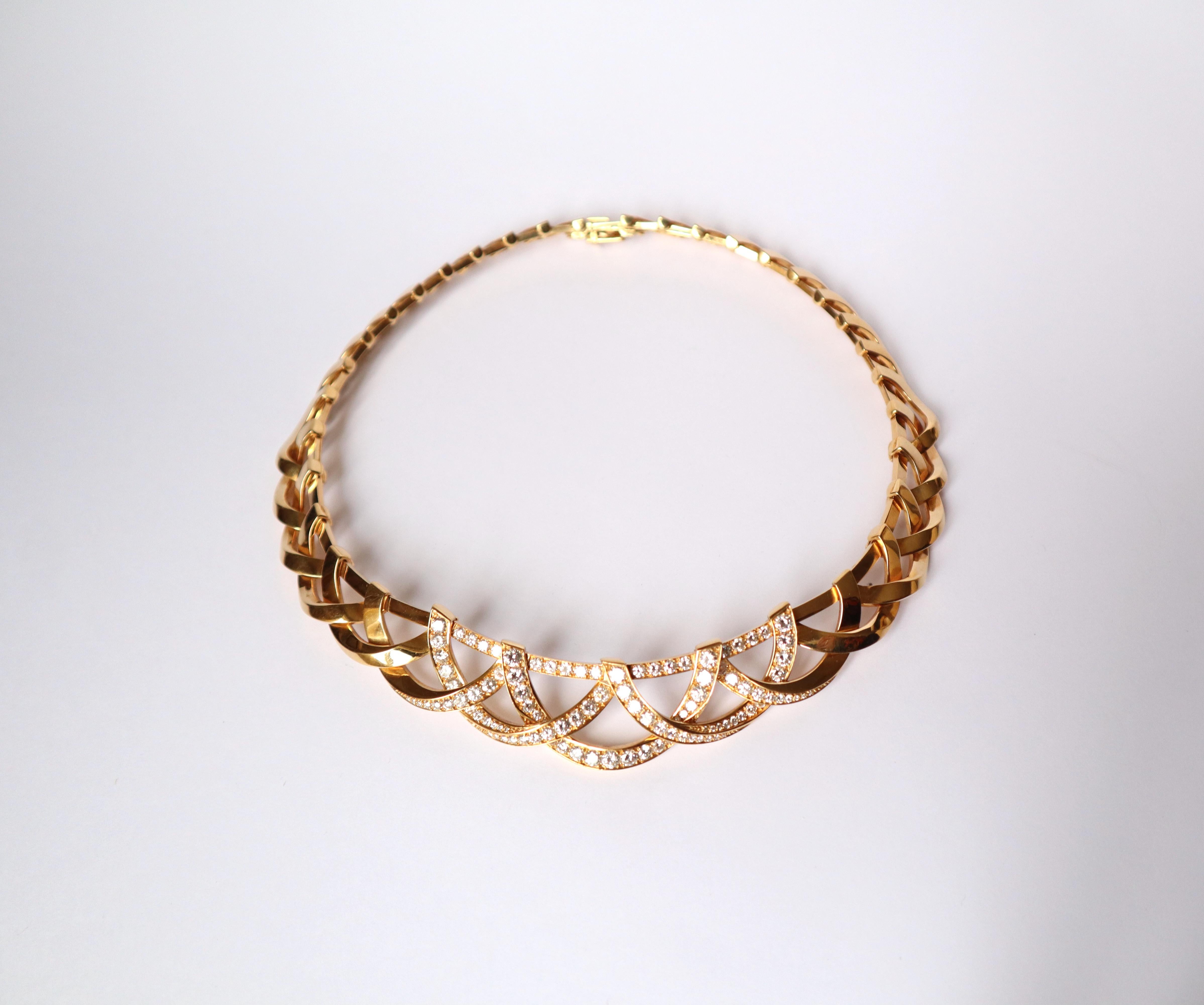 Van Cleef & Arpels Necklace Semi-Rigid in 18 Carat Gold and Diamonds In Good Condition For Sale In Paris, FR