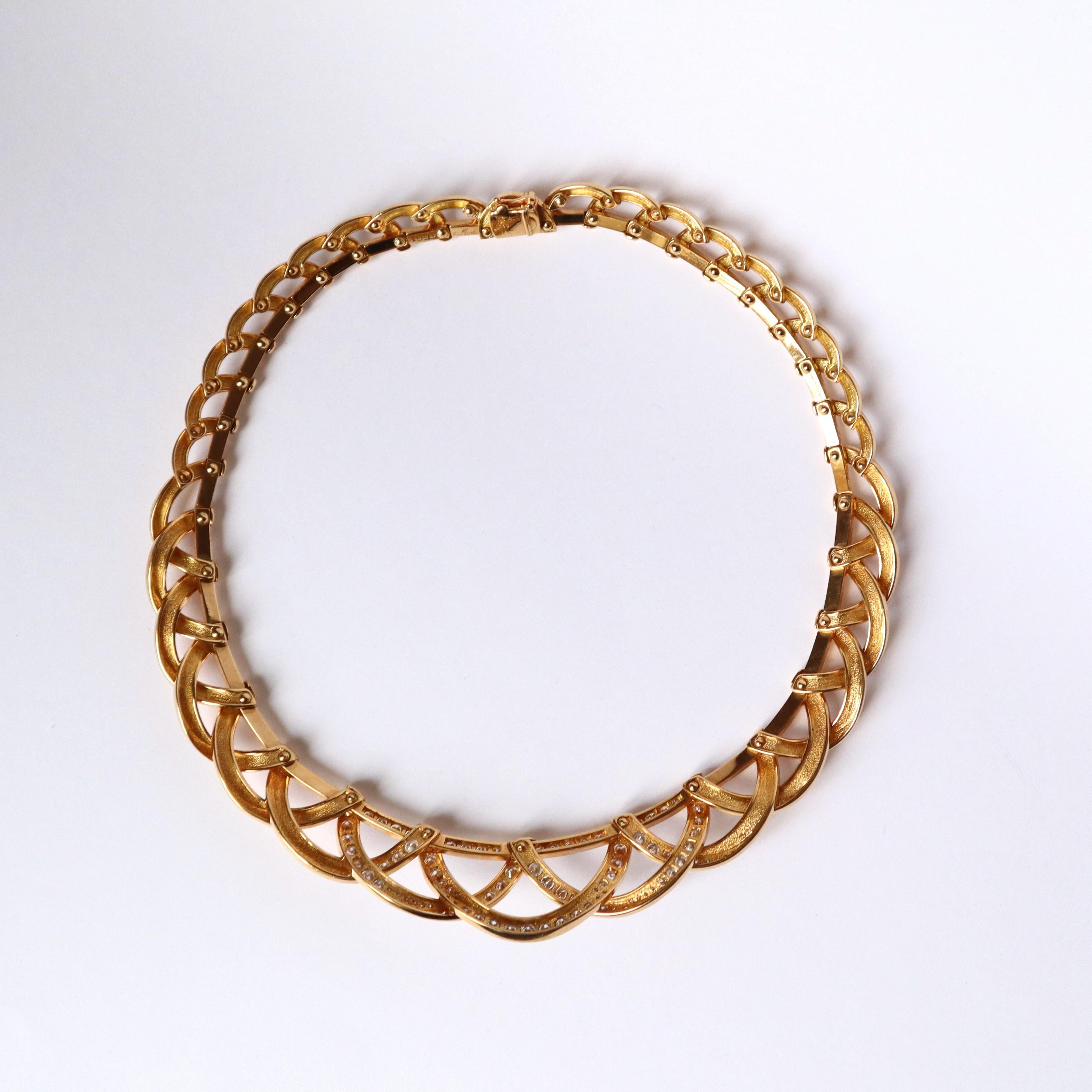 Women's Van Cleef & Arpels Necklace Semi-Rigid in 18 Carat Gold and Diamonds For Sale