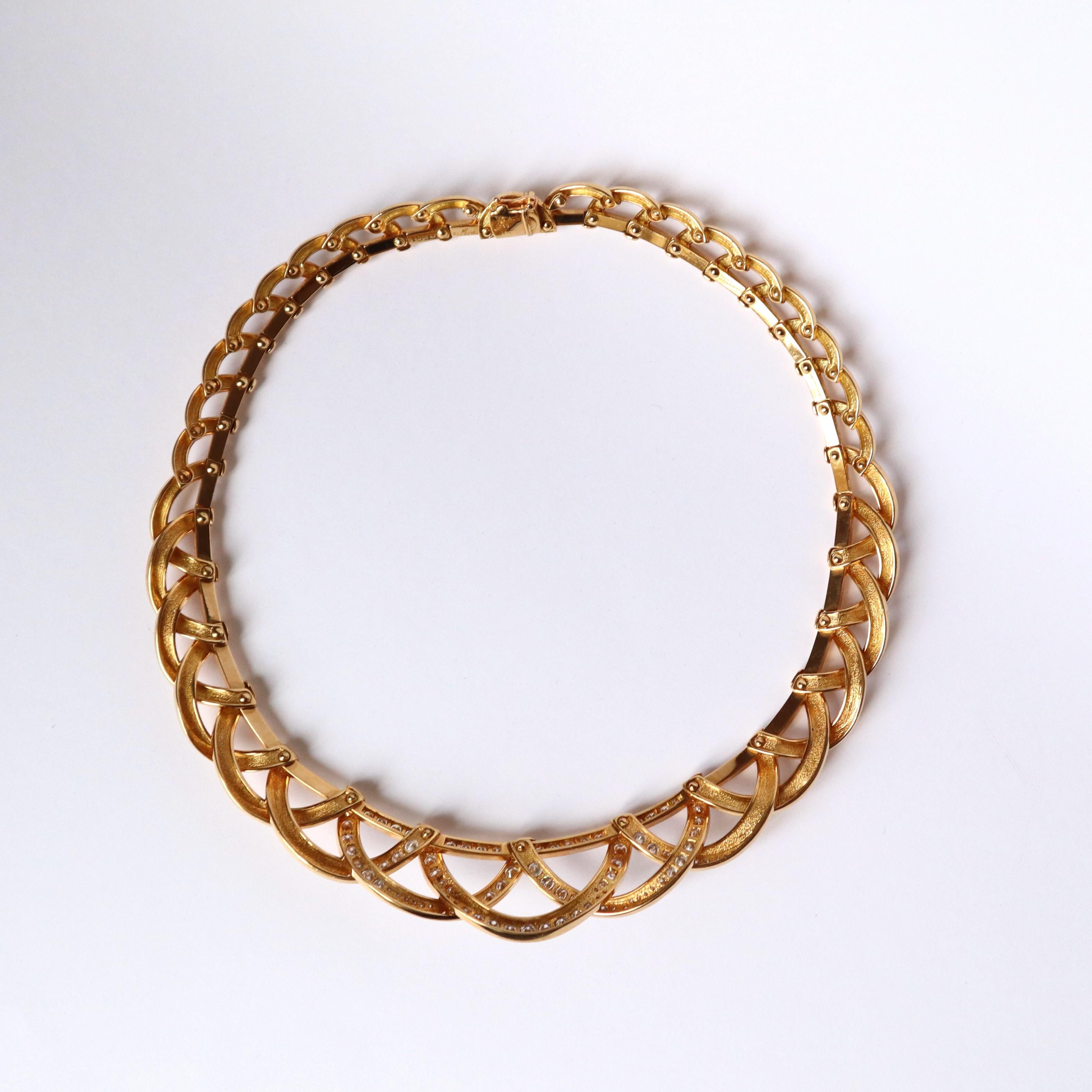Donna Collana Van Cleef & Arpels Semi-Rigida in oro 18 carati e diamanti in vendita