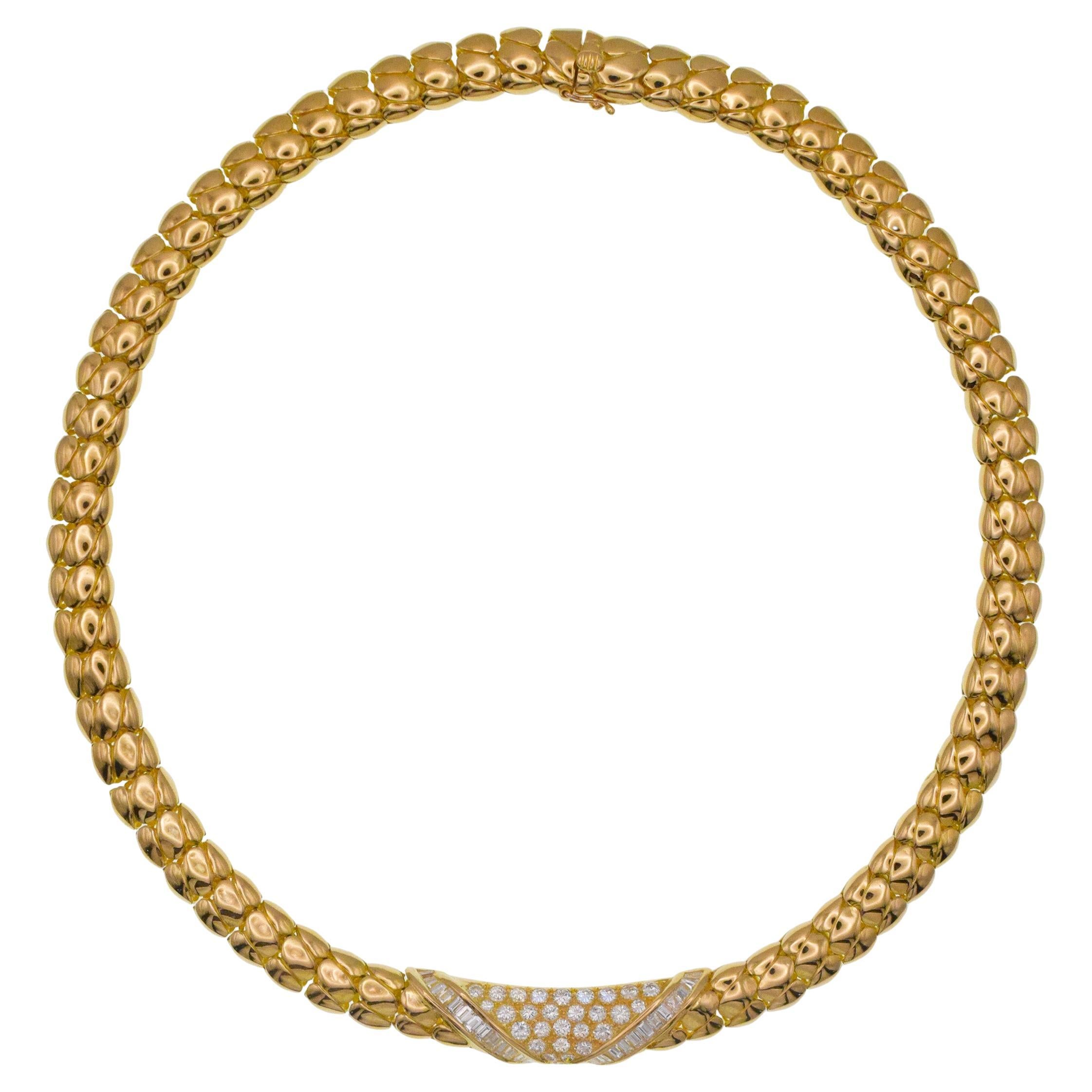 Van Cleef & Arpels  Collier avec accents de diamants. en vente