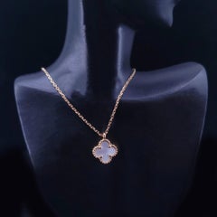 Van Cleef & Arpels Necklace with Mother-of-Pearl in 18K Yellow Gold