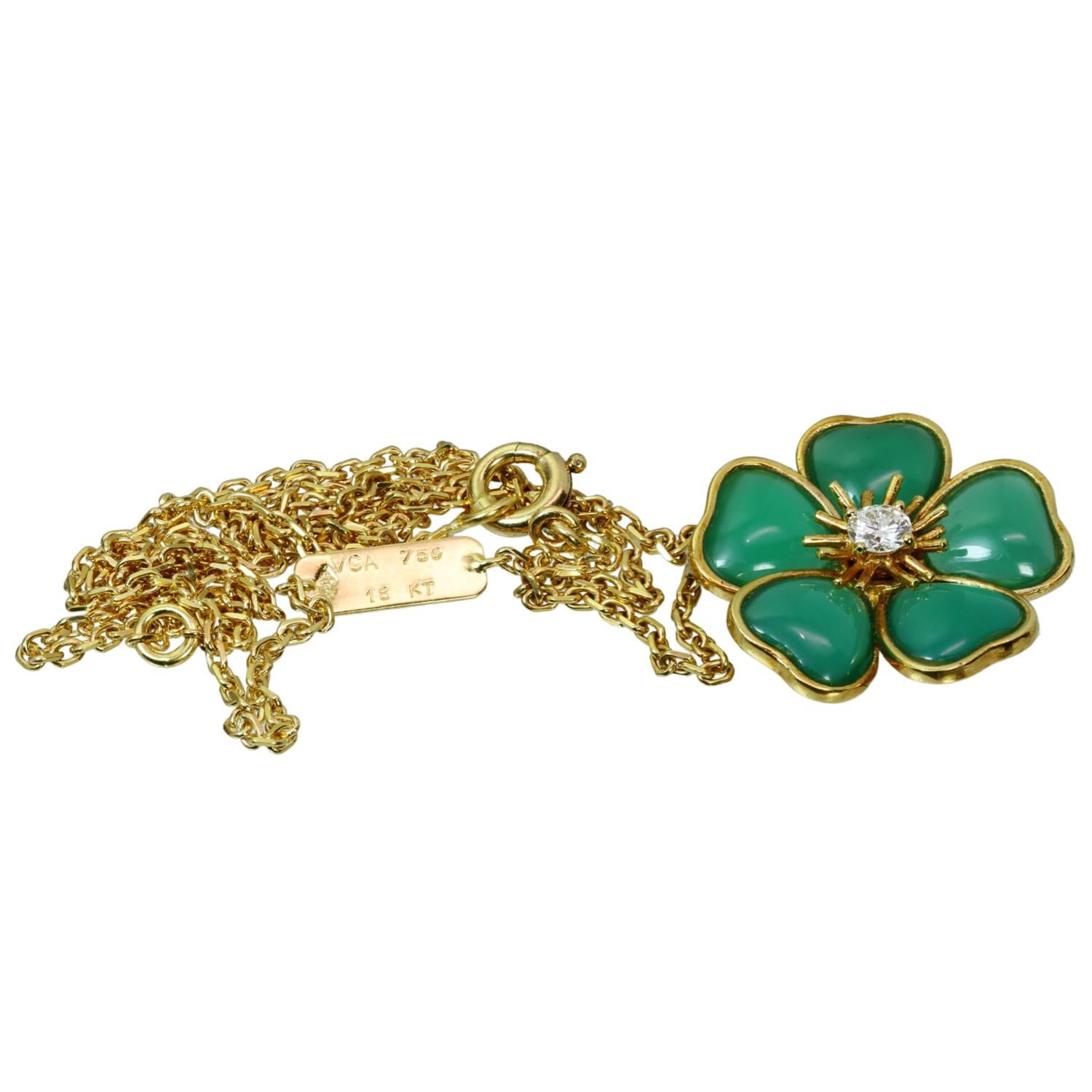 Women's Van Cleef & Arpels Nerval Diamond Green Chalcedony 18k Yellow Gold Necklace For Sale