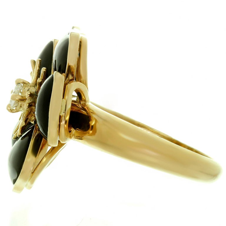 Van Cleef And Arpels Nerval Diamond Onyx Yellow Gold Flower Ring At 1stdibs 