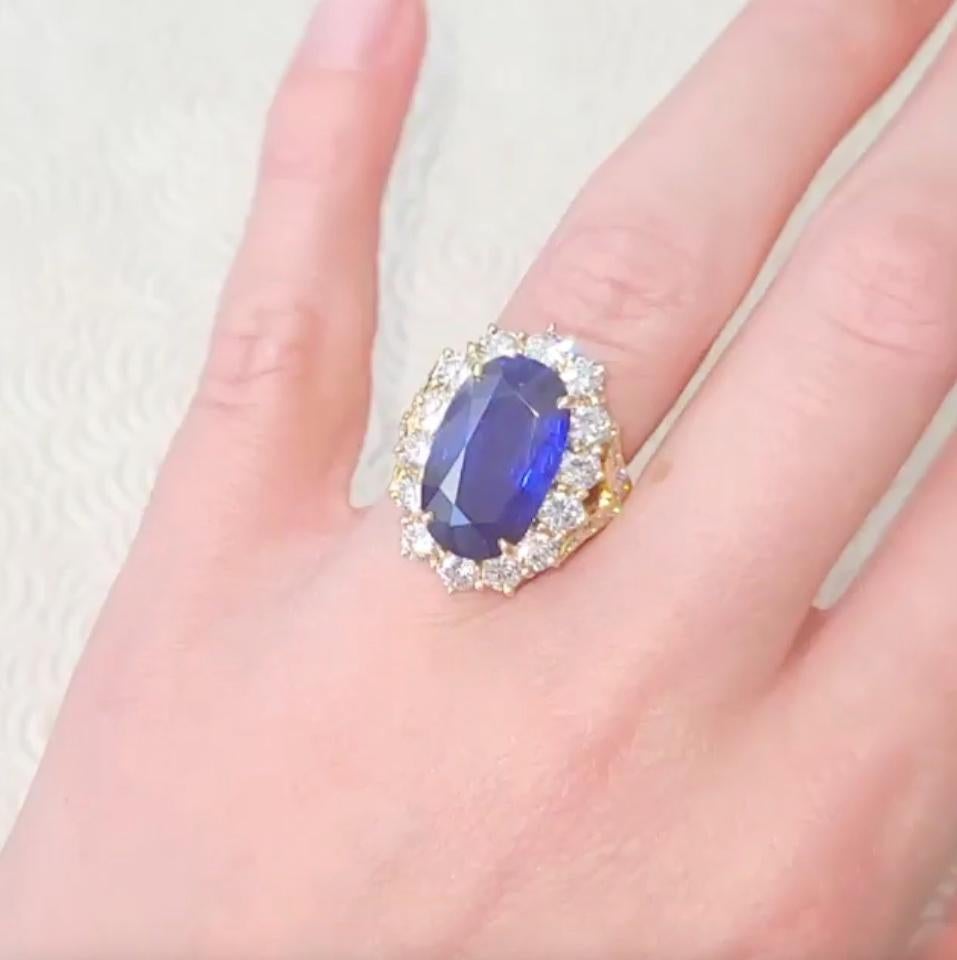 Van Cleef & Arpels No Enhancement Burmesischer 12,01 Karat Saphir  Diamant  Ring mit Ring (Künstler*in) im Angebot