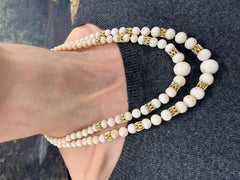 Van Cleef & Arpels NY 18k YG, corail peau d'ange et diamants 1950s