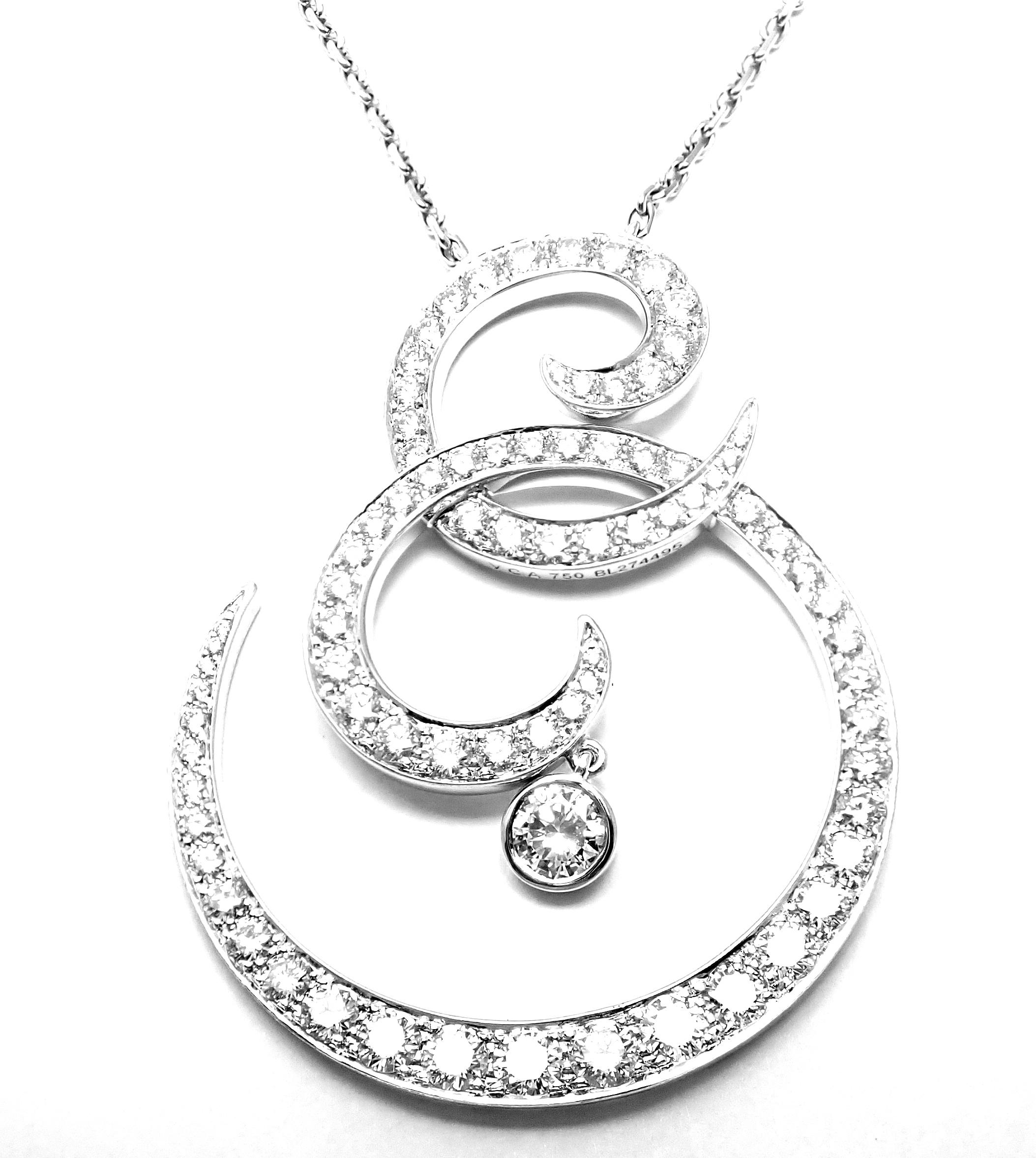 Van Cleef & Arpels Oiseaux De Paradis White Gold Diamond Pendant Necklace In Excellent Condition In Holland, PA