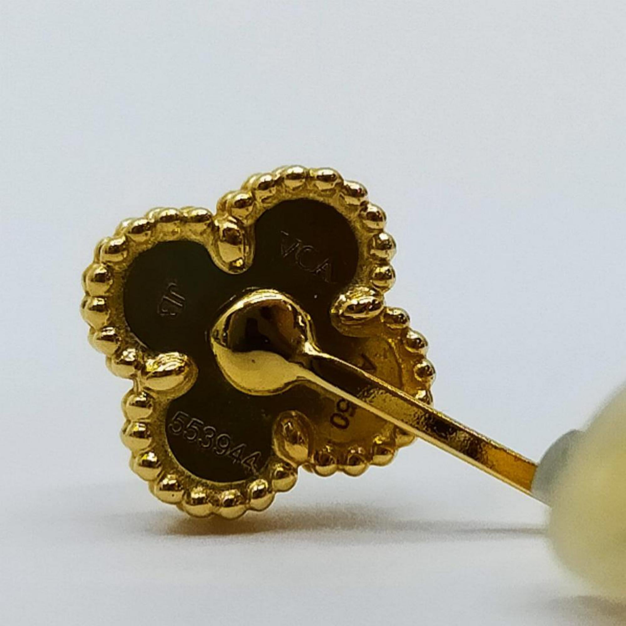Women's Van Cleef & Arpels One Single 18K Gold Sweet Alhambra Single Mother of Pearl Ear