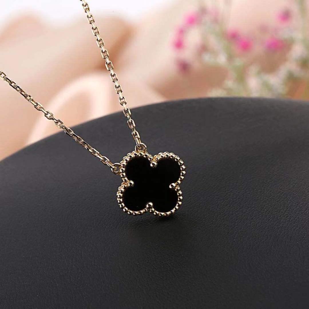 Van Cleef & Arpels Onyx-Alhambra-Anhänger-Halskette (Ungeschliffen)