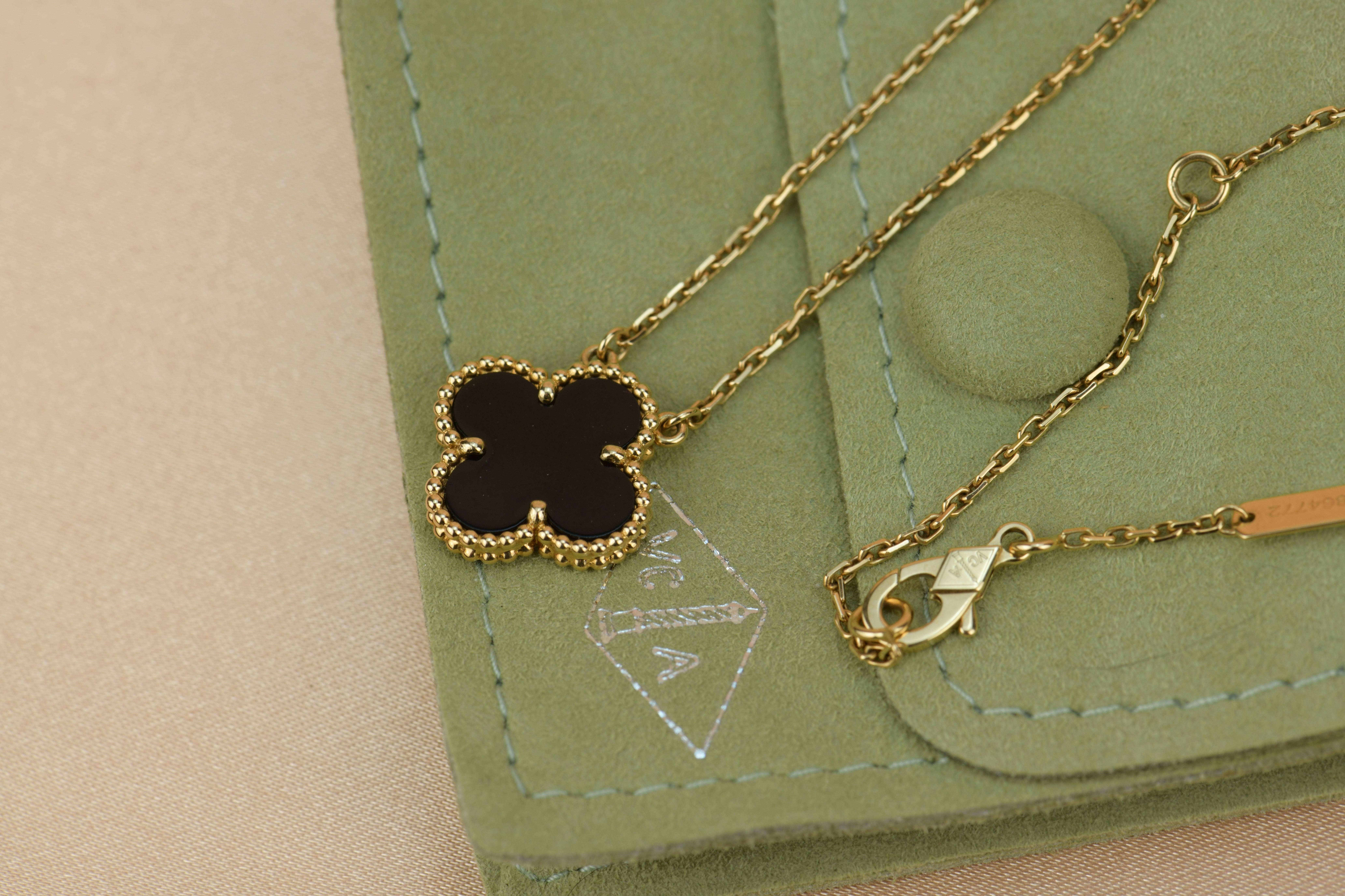 Women's or Men's Van Cleef & Arpels Onyx Alhambra Pendant Necklace
